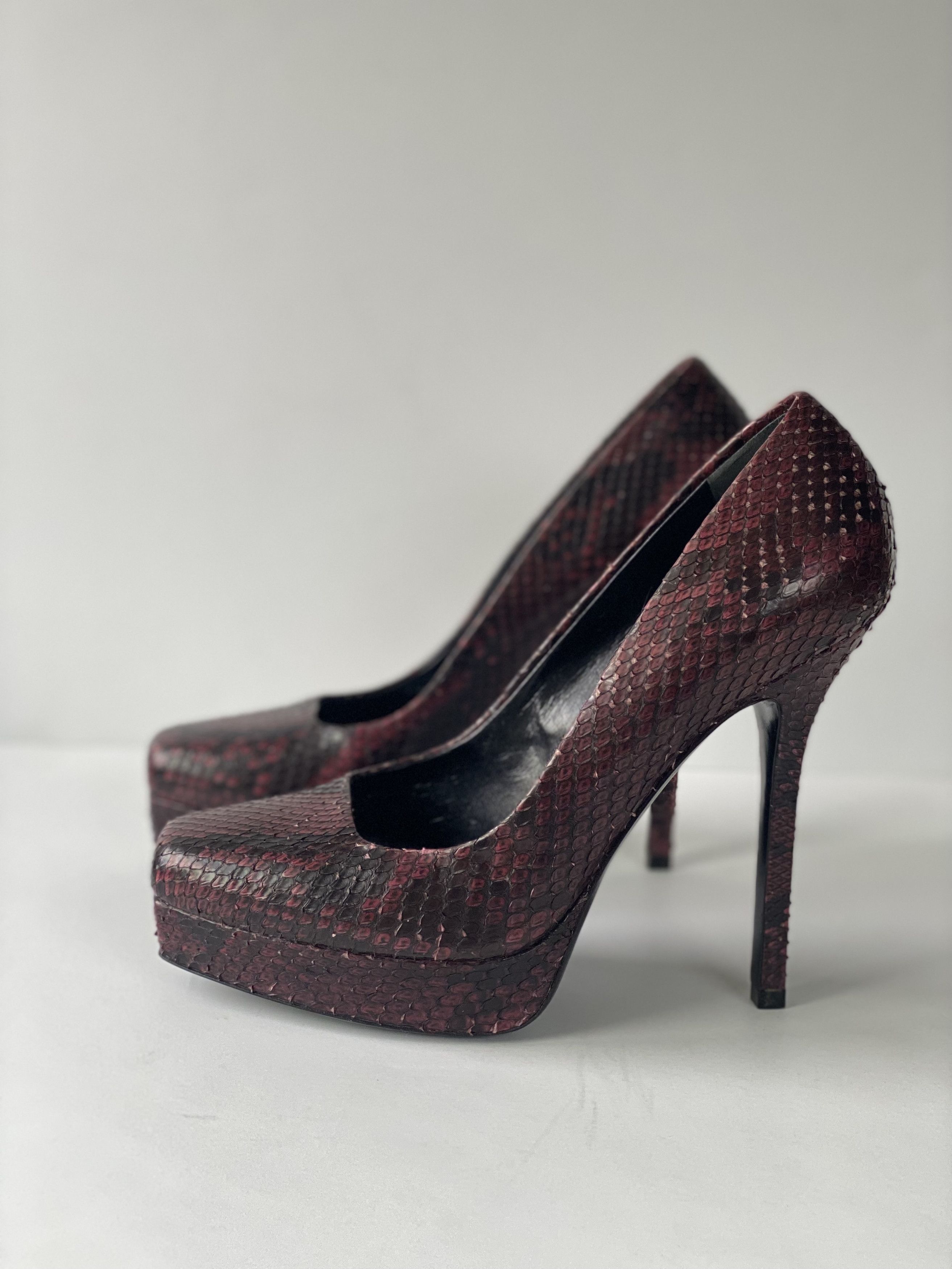 Gucci Snake Print Leather Pumps
