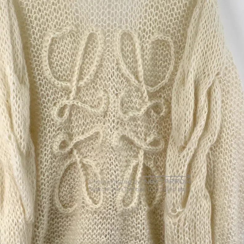 Loewe Loewe Beige Logo Mohair V-Neck Single-Breasted Long Sleeve Size XS / US 0-2 / IT 36-38 - 5 Thumbnail