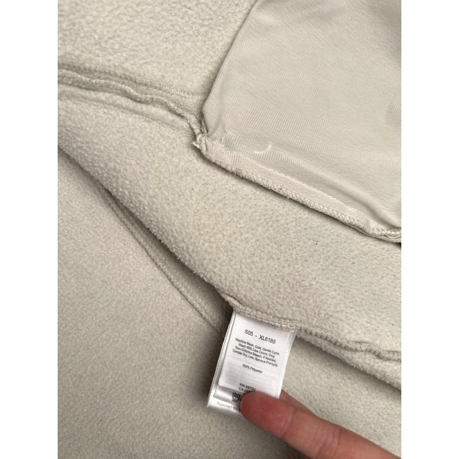 Vintage Columbia Womens Jacket Fleece Full Zip Outdoor Winter All Seasons White Long Sleeve Zip Pockets Regular Logo Mock Neck Historical Outdoor Theme 90s? Size L / US 10 / IT 46 - 4 Thumbnail