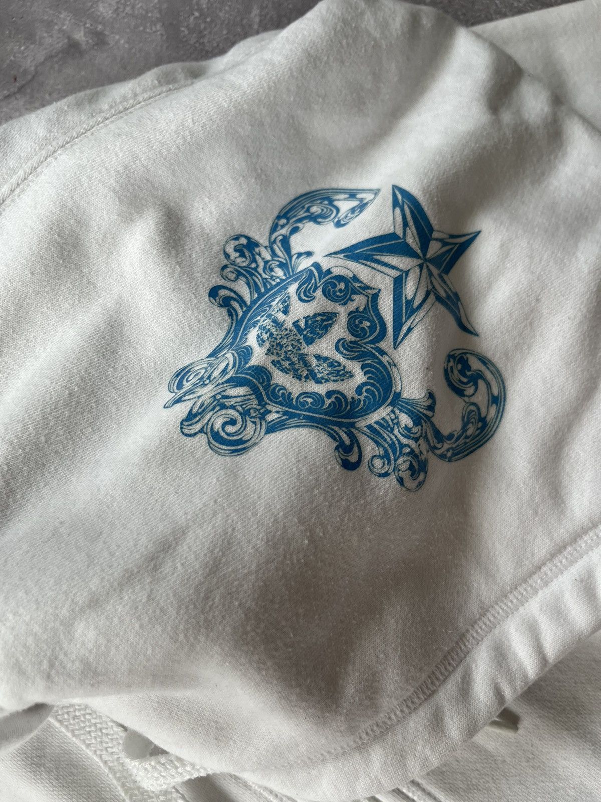 Adidas Vintage 00s Adidas Zip Up Hoodie White Skull Graffiti Print Size US S / EU 44-46 / 1 - 11 Thumbnail