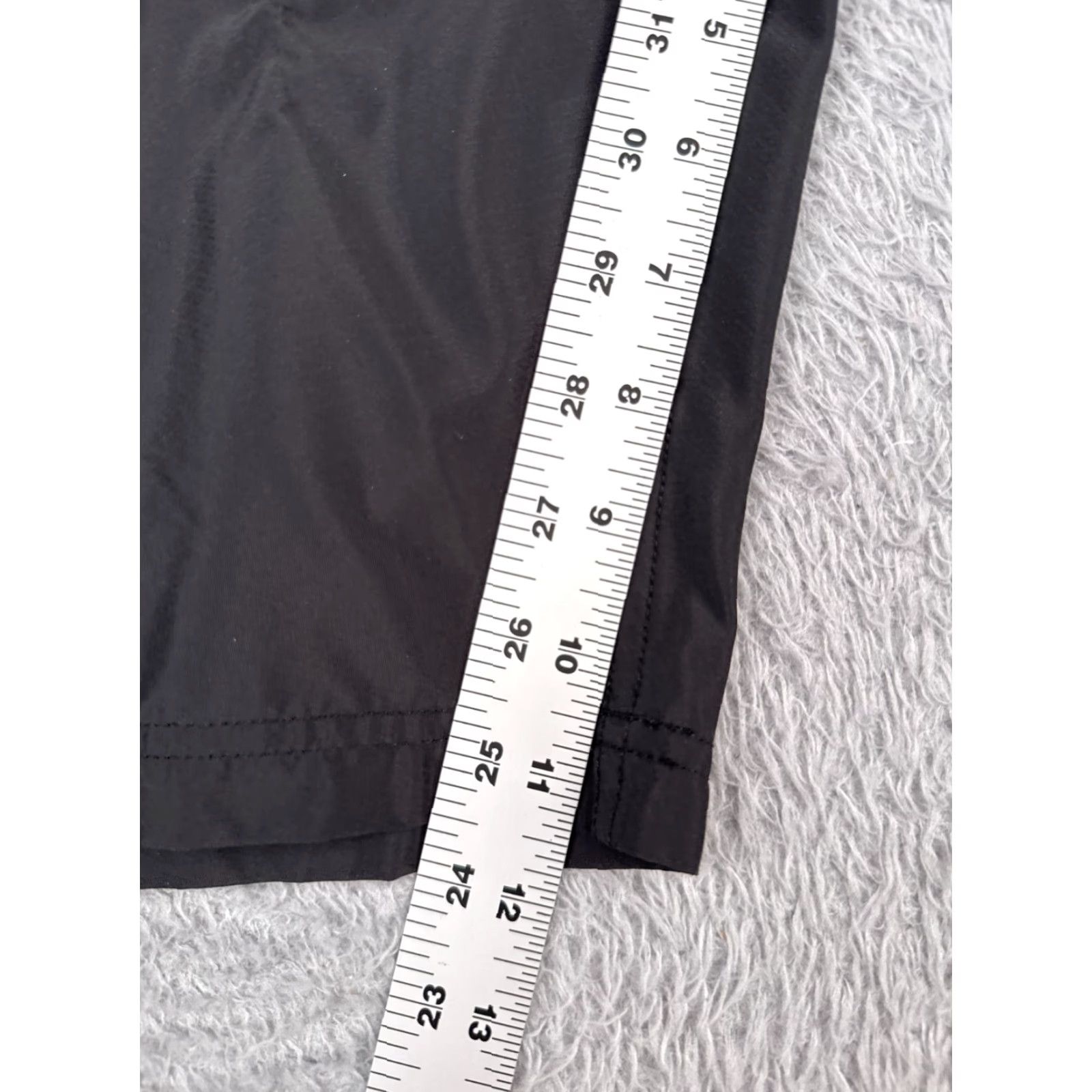 Quiksilver Quiksilver Shorts Mens 36 Black Cargo Polyester Beach 36x12 Cargo Shorts Men Black Poly 36in Inseam 12in Size US 36 / EU 52 - 7 Thumbnail