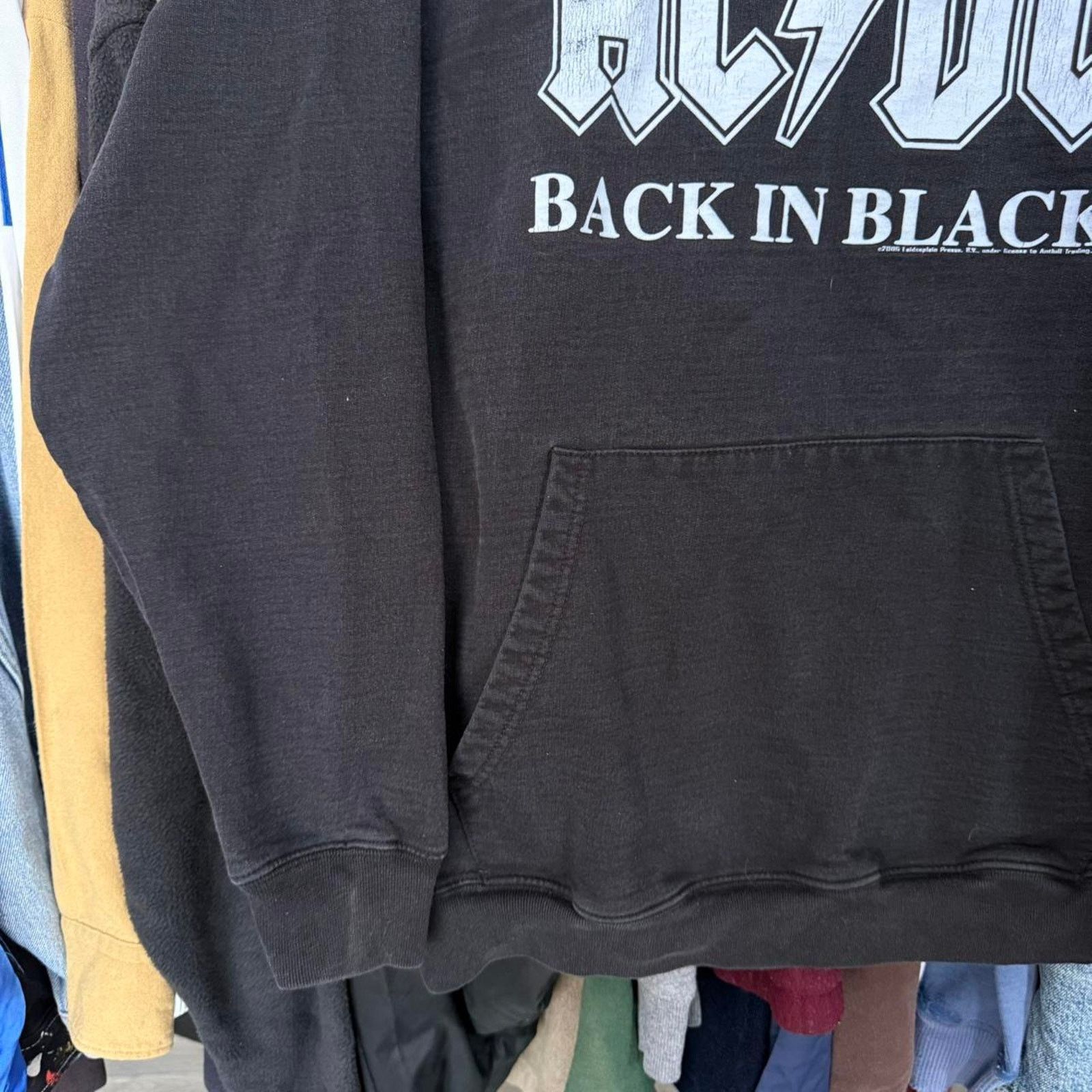 Other Vintage 2006 ACDC Back In Black Faded Hoodie Rock and Roll Size US L / EU 52-54 / 3 - 4 Thumbnail