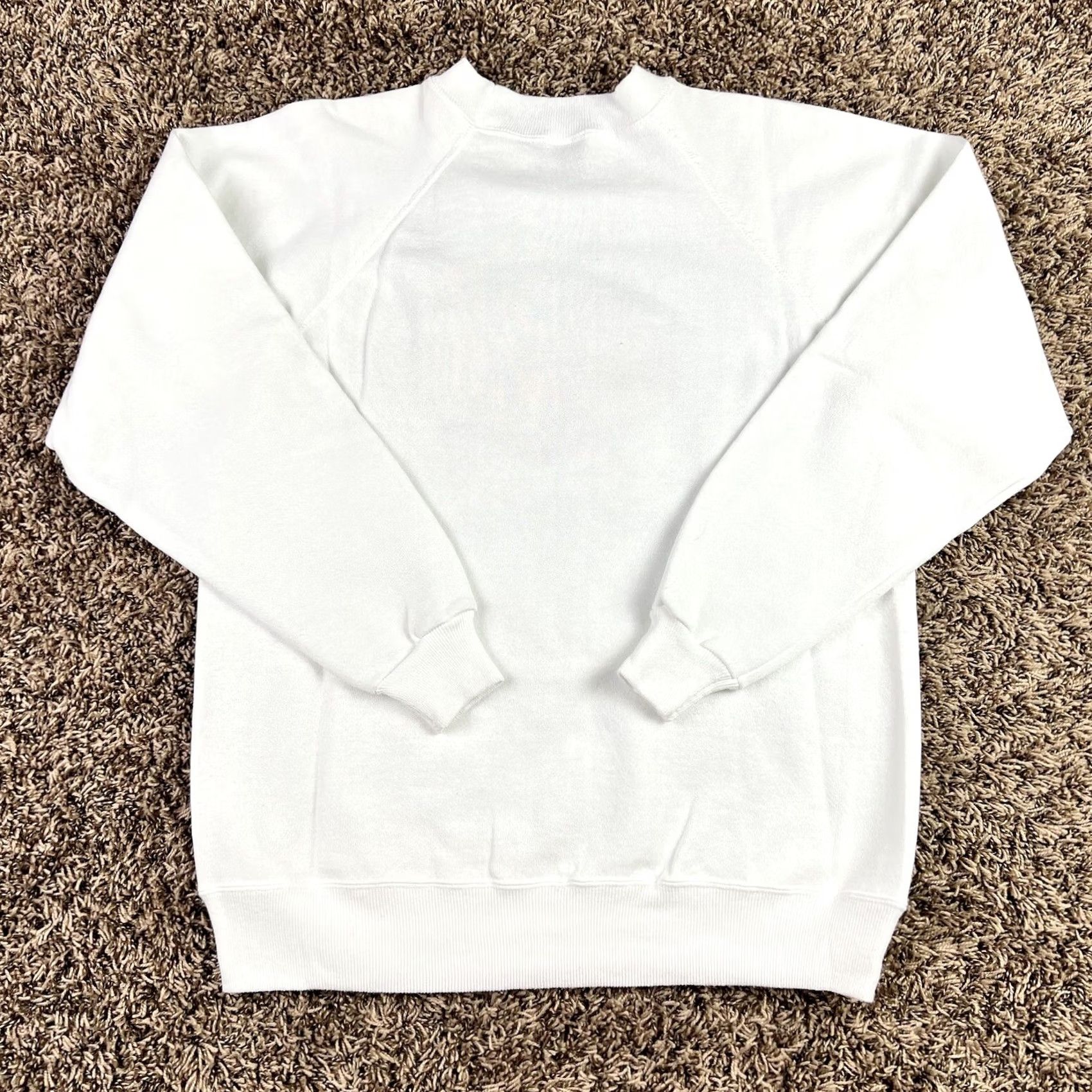 Hanes VINTAGE Hanes Sweatshirt Crewneck Raglan 90s Heart Graphic White M Womens Medium Size M / US 6-8 / IT 42-44 - 3 Thumbnail