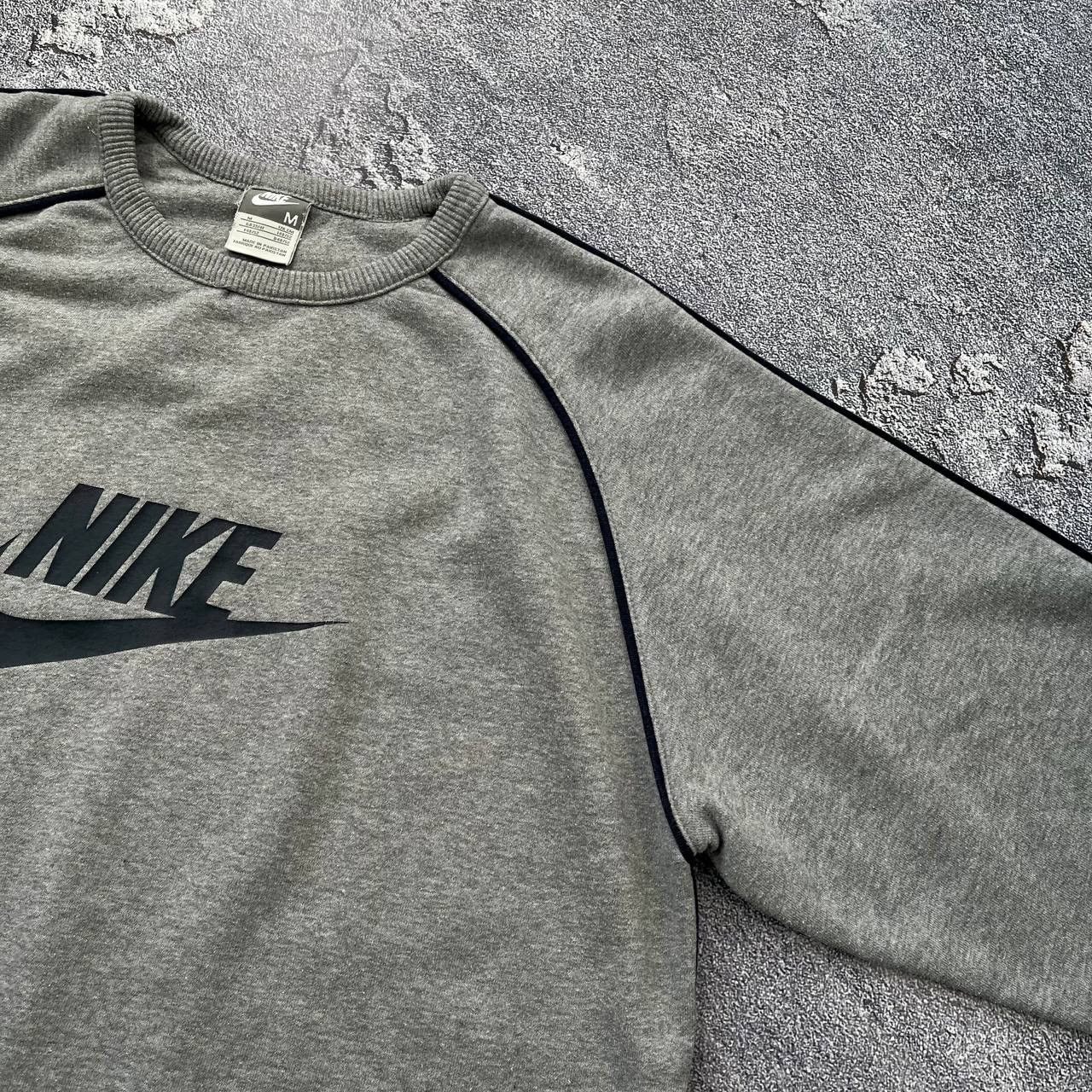 Japanese Brand × Nike × Vintage Vintage Nike y2k Big Swoosh Gray Sweatshirt 2000s Size US M / EU 48-50 / 2 - 3 Thumbnail
