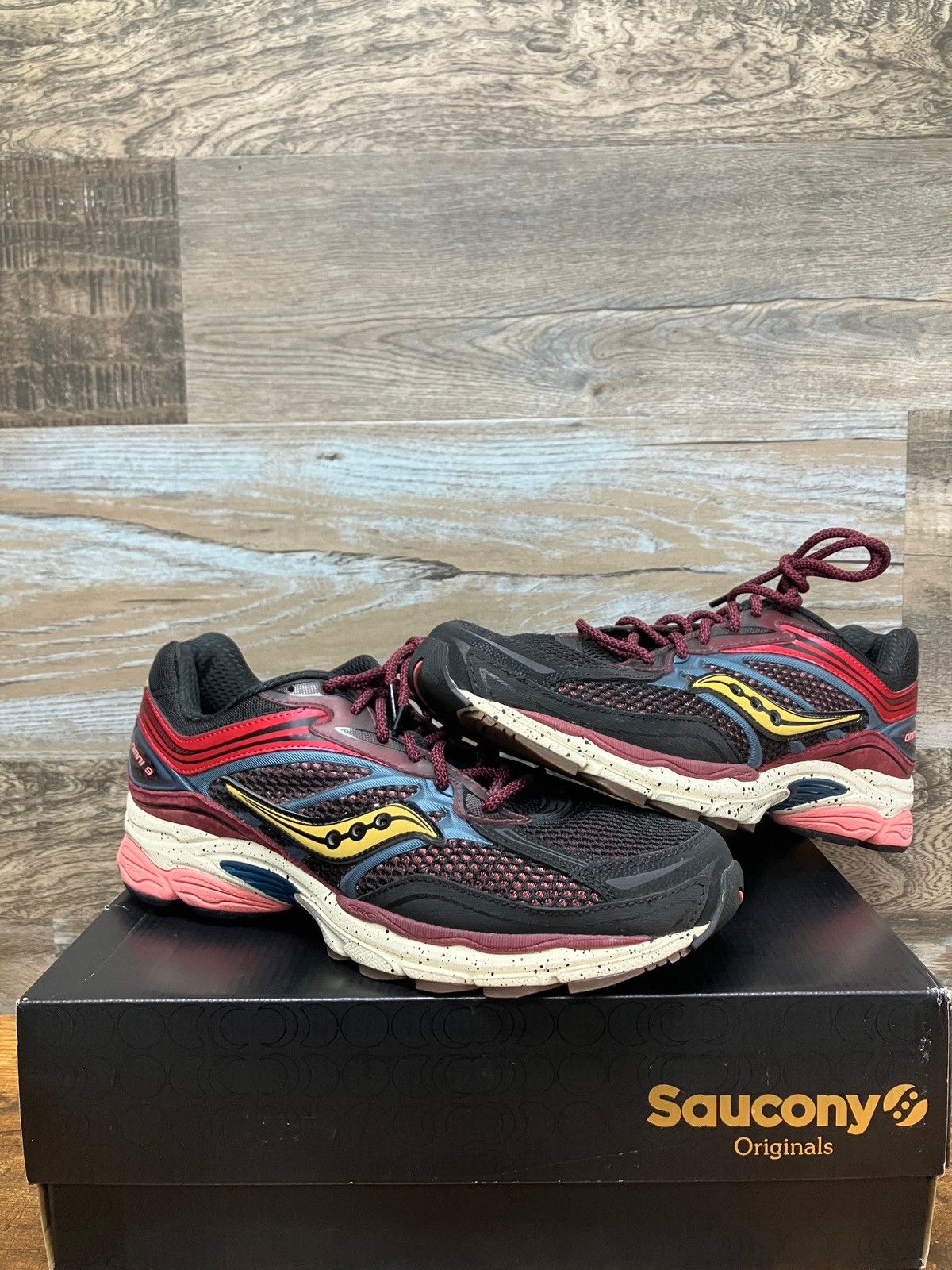 11-Saucony ProGrid Omni