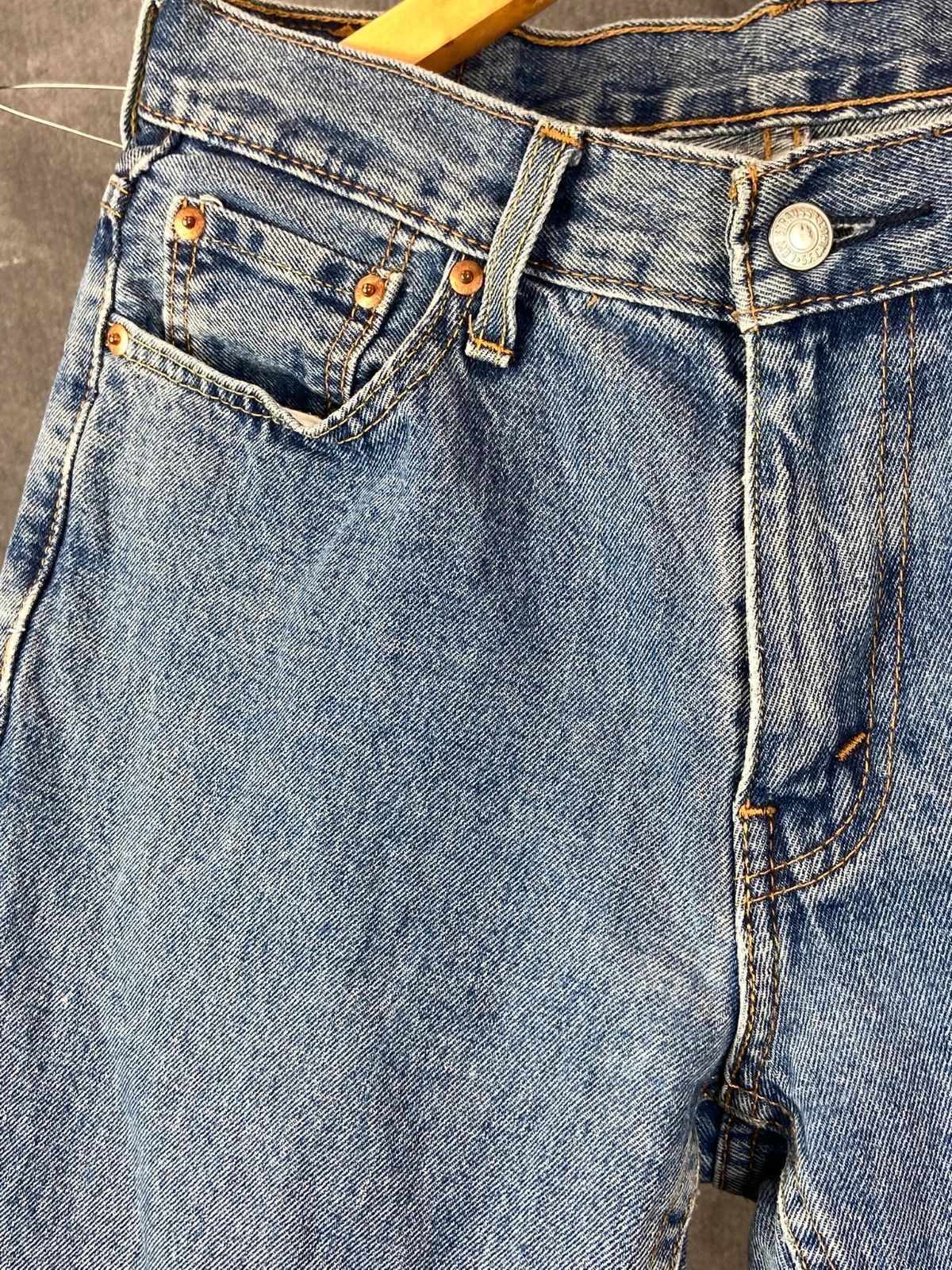 Levi's Levi’s Blue Denim Jeans W30 L32 Vintage Straight Fit Size US 32 / EU 48 - 2 Thumbnail
