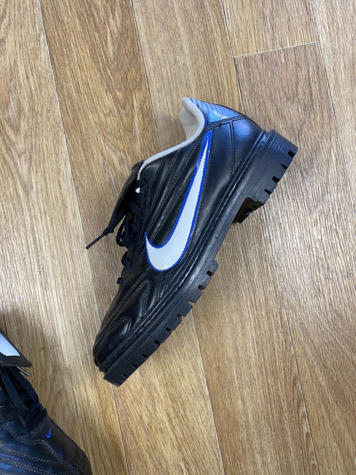 Nike Vintage Nike Leather Football Resole Casual Shoes Size US 8.5 / EU 41-42 - 5 Thumbnail