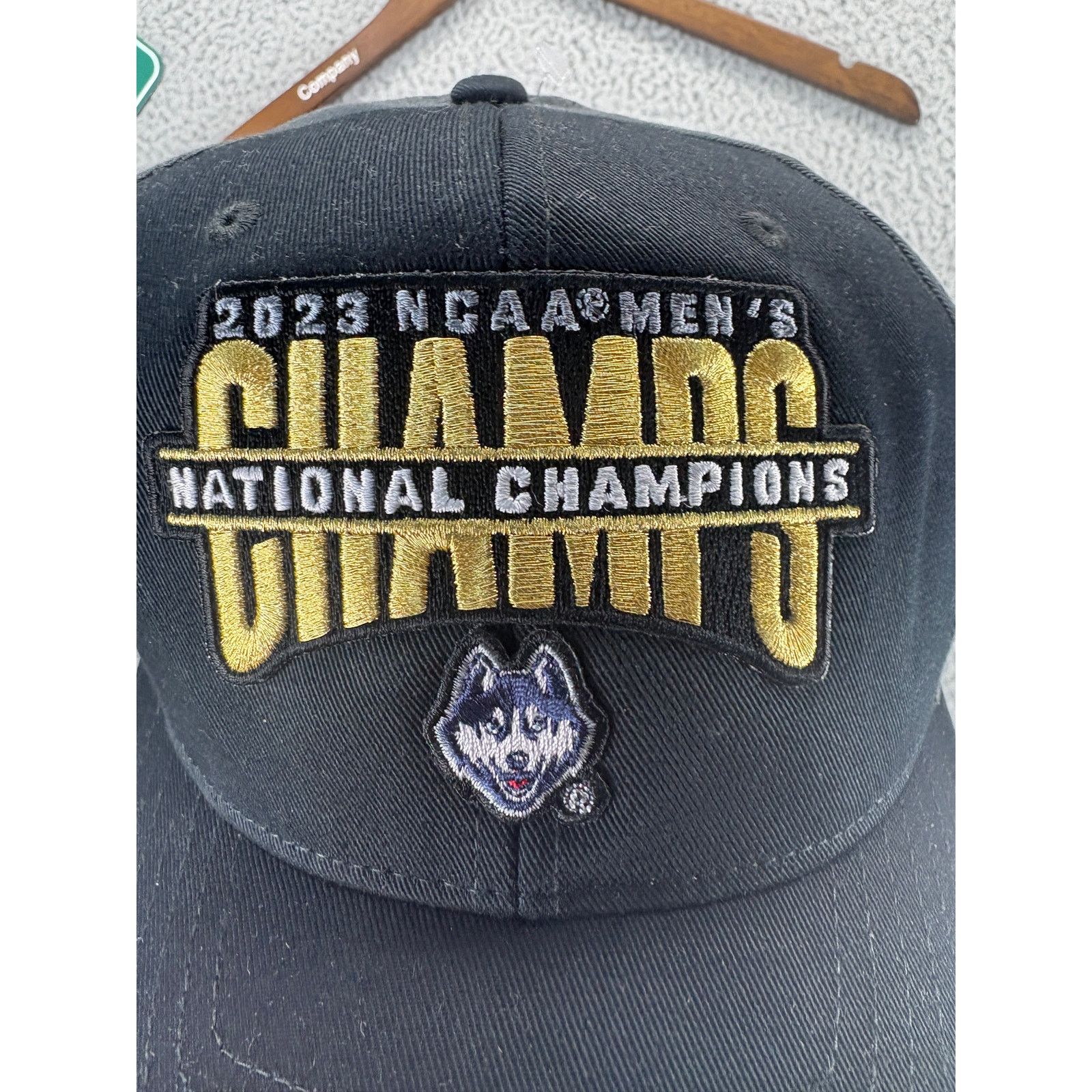 Nike Nike NCAA Connecticut Huskies Basketball Snapback Hat NEW Size ONE SIZE - 2 Thumbnail