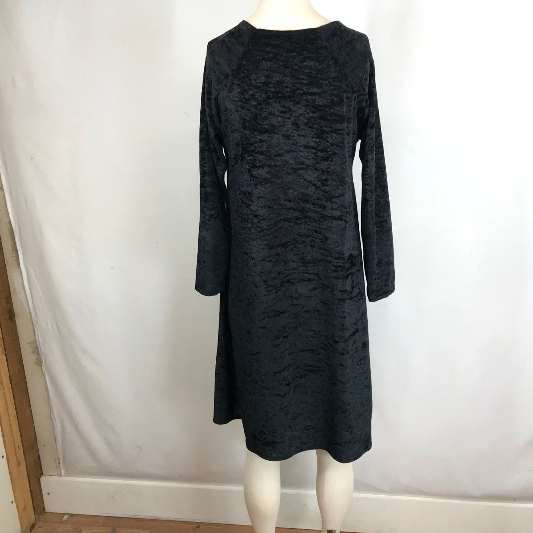 Vintage VINTAGE AVON STYLE Black Velvet Long Sleeve Dress Women Size SM Goth Witch Size S / US 4 / IT 40 - 5 Thumbnail