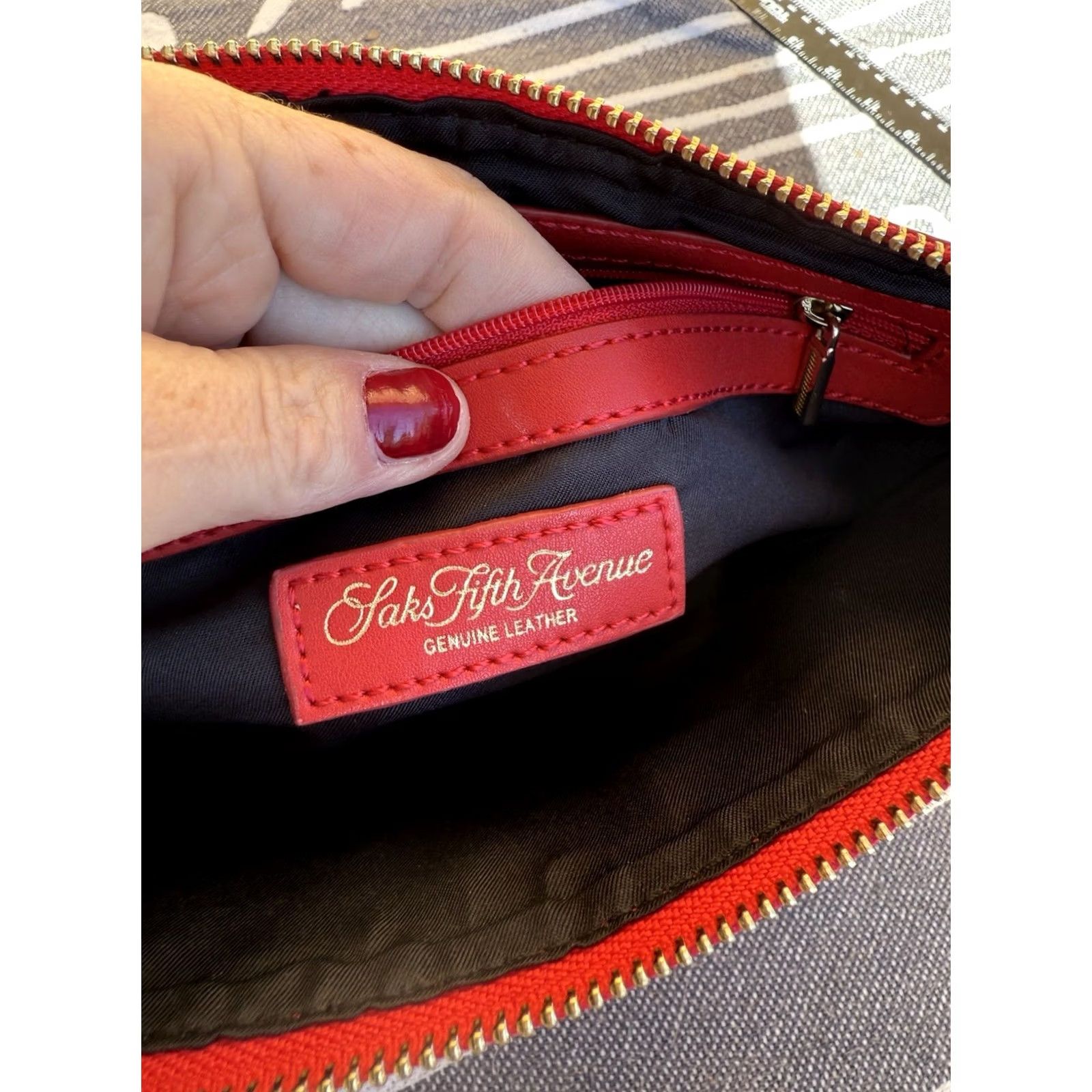 Saks Fifth Avenue Saks Fifth Avenue Red Leather Tassel Clutch Bag Pouch Clutch Women Tassel Red Leather Saks Fifth Avenue Size ONE SIZE - 7 Thumbnail