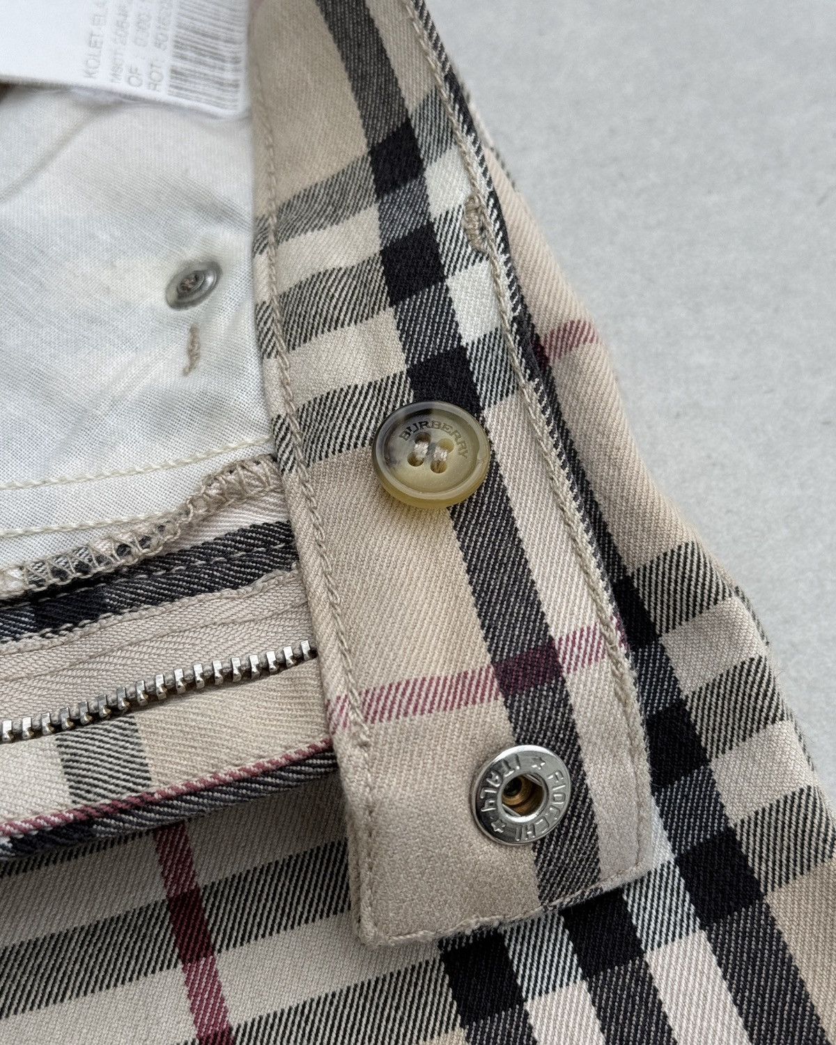 Burberry 2000’s Burberry Nova Check Logo Monogram Flared Jeans Size 28" / US 6 / IT 42 - 11 Thumbnail