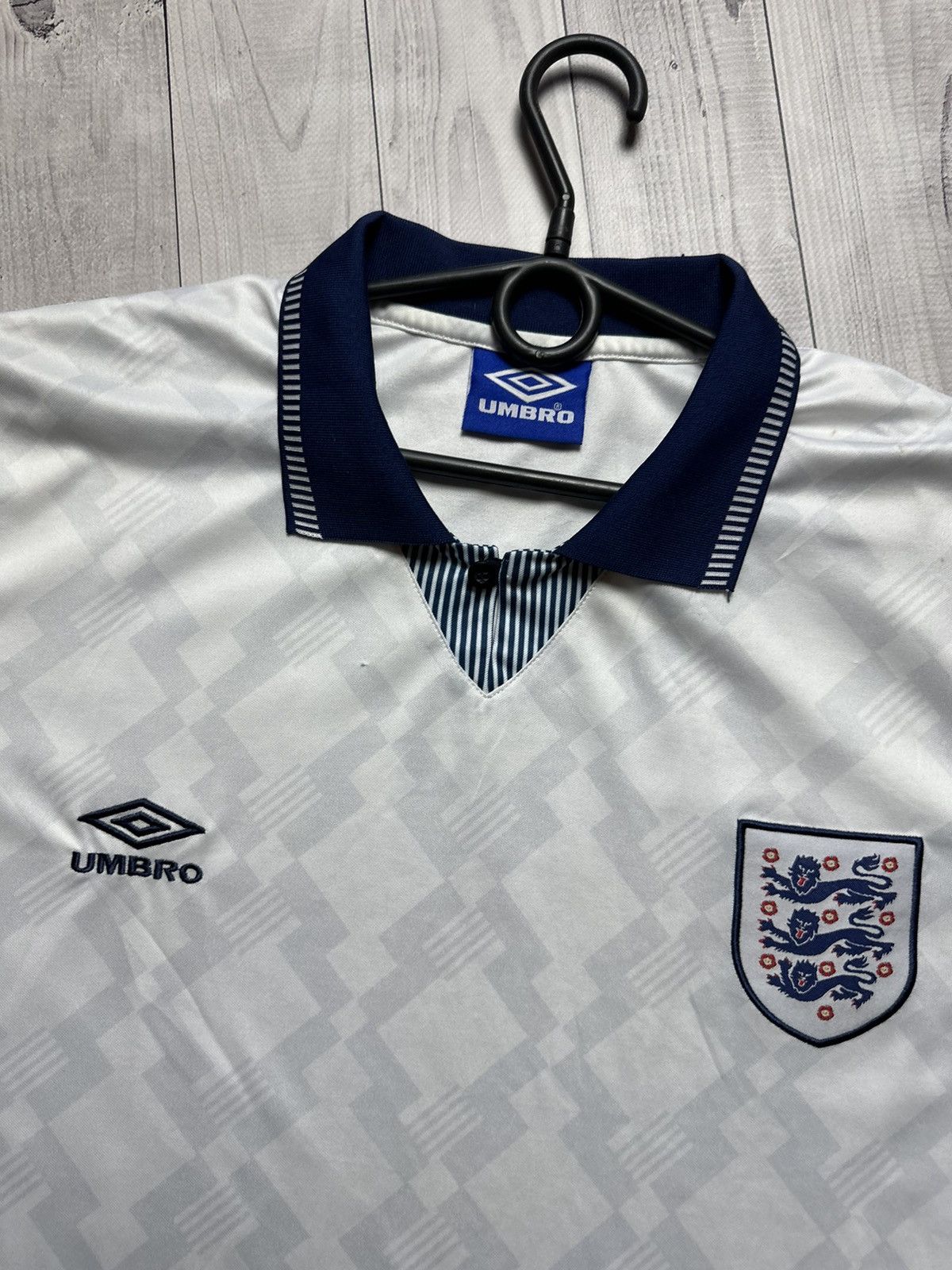Umbro × Vintage Vintage retro England soccer jersey size M Size US M / EU 48-50 / 2 - 3 Thumbnail