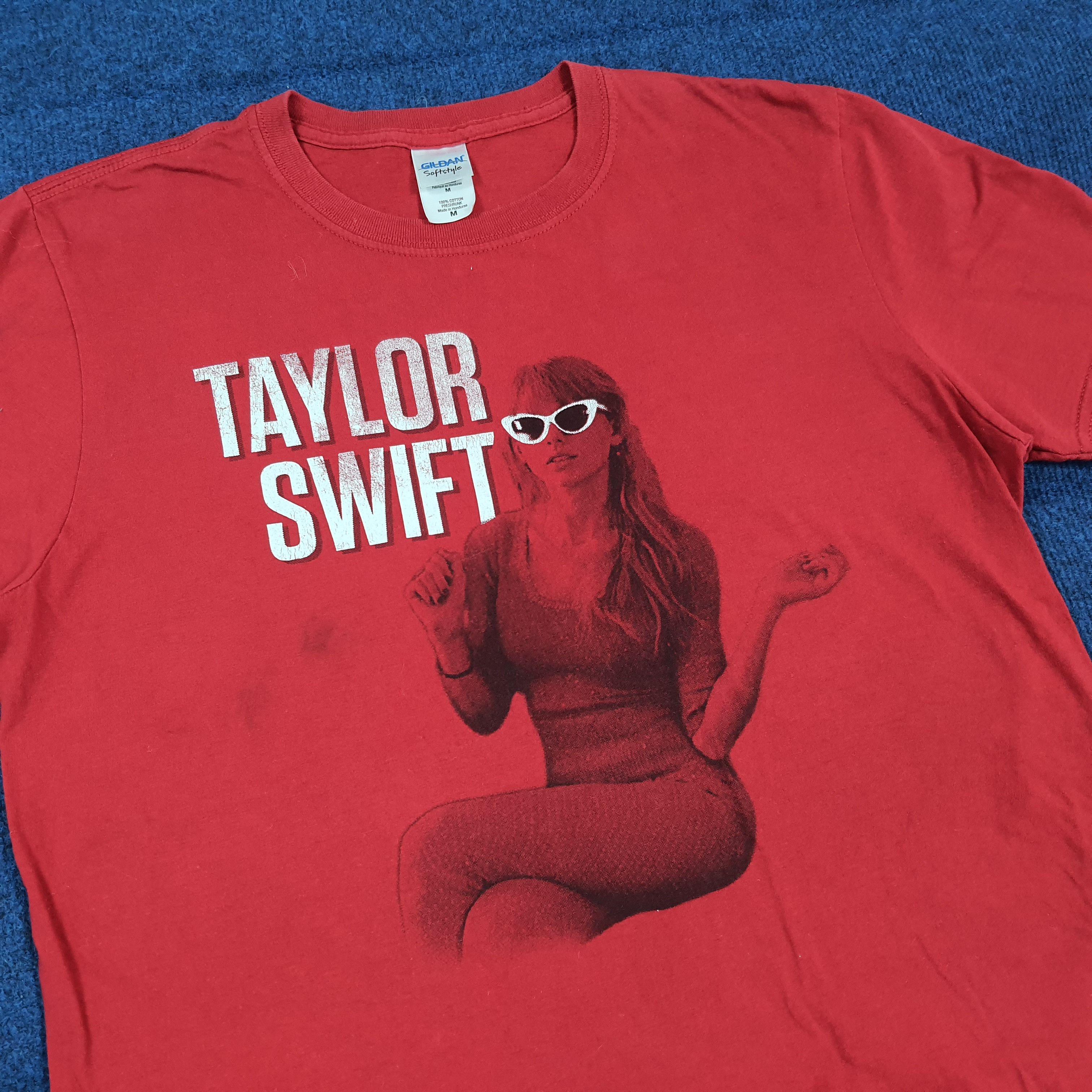 Band Tees Vintage Taylor Swift Graphic Tees C299N78 Size US M / EU 48-50 / 2 - 2 Thumbnail