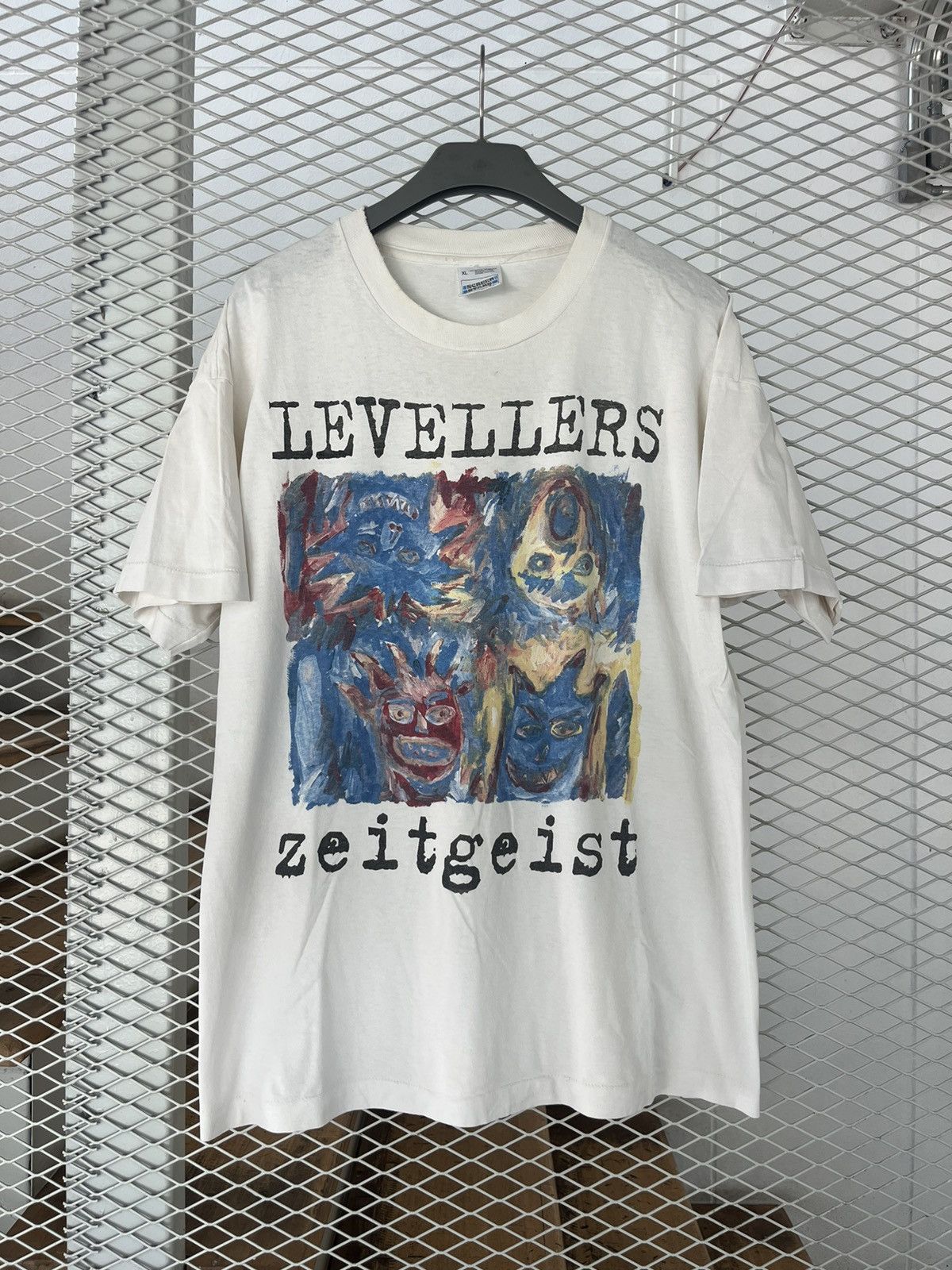 Band Tees × Vintage Vintage LEVELLERS Zeitgeist Total Chaos 95/96 Band Tshirt Size US XL / EU 56 / 4 - 2 Thumbnail