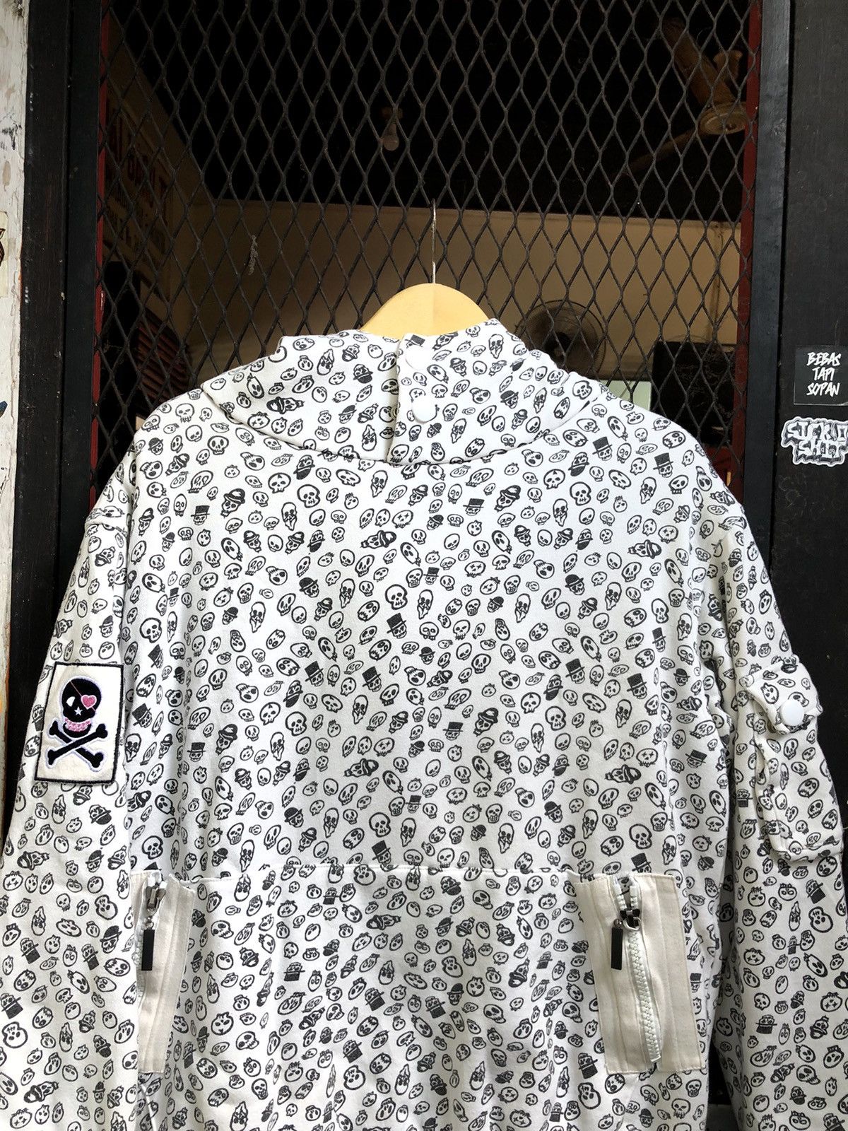If Six Was Nine × Japanese Brand × Le Grande Bleu (L.G.B.) JAPANESE SKULL HOODIE FULL PRINT LGBSTYLE Size US XL / EU 56 / 4 - 2 Thumbnail
