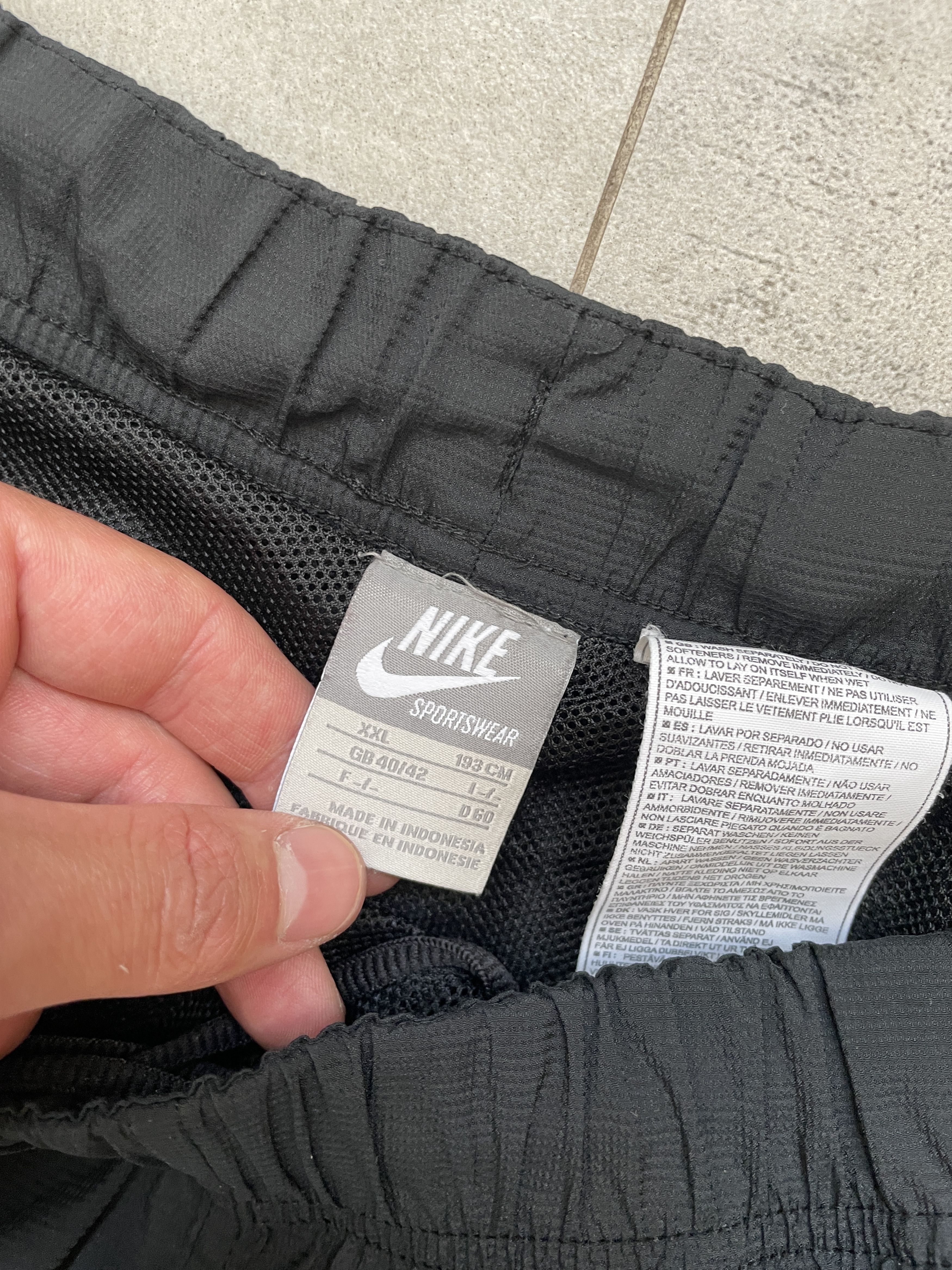 Nike Y2K NIKE BLACK BLOKECORE SPORTSWEAR TRACKPANTS Size US 36 / EU 52 - 3 Thumbnail