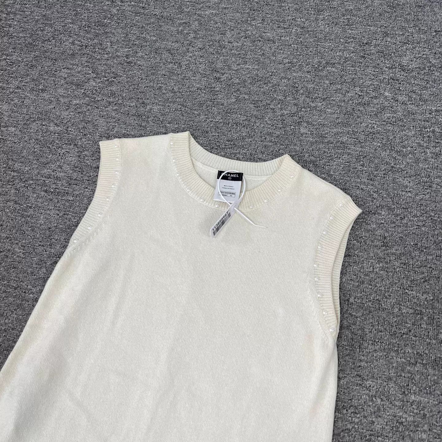Chanel Chanel knit sleeveless pearl dress 42 99 new Size M / US 6-8 / IT 42-44 - 3 Thumbnail