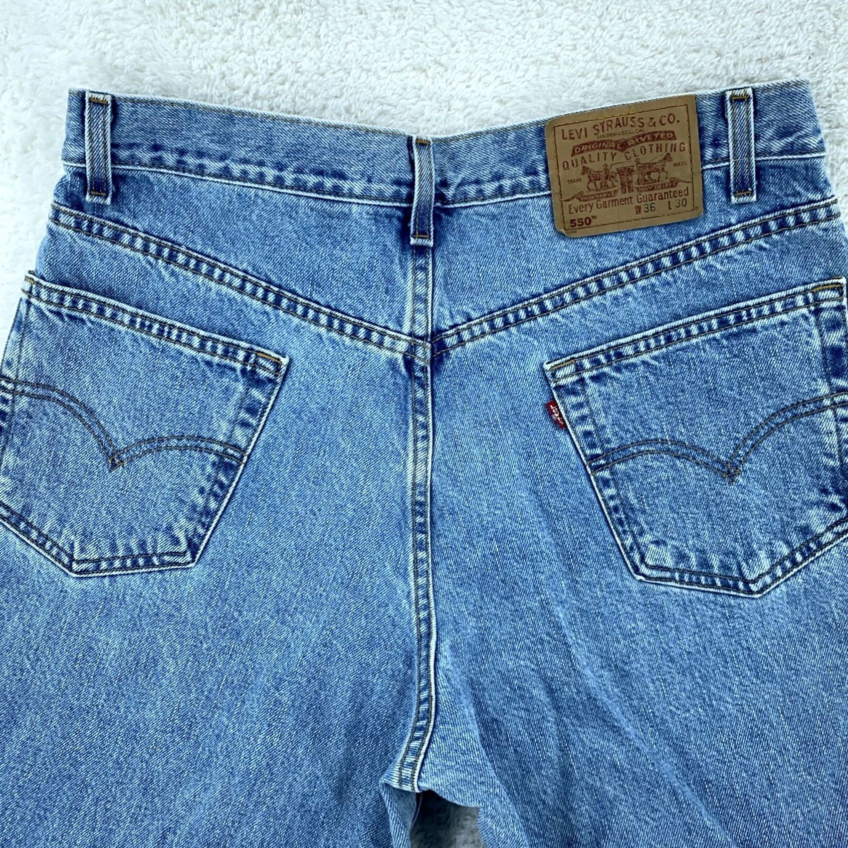 Levi's Vintage Levi's 550 Relaxed Fit Jeans Mens Blue Tapered Leg Denim Actual 33x29 Size US 33 - 2 Thumbnail