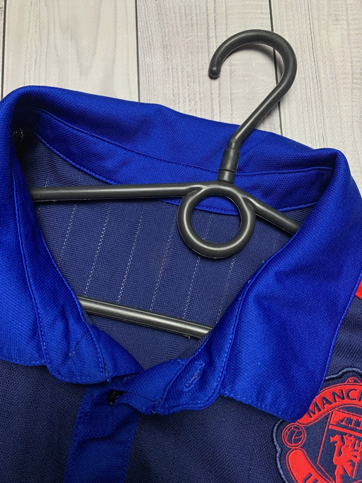 Adidas × Vintage Vintage adidas Manchester United soccer polo blue size L Size US L / EU 52-54 / 3 - 3 Thumbnail