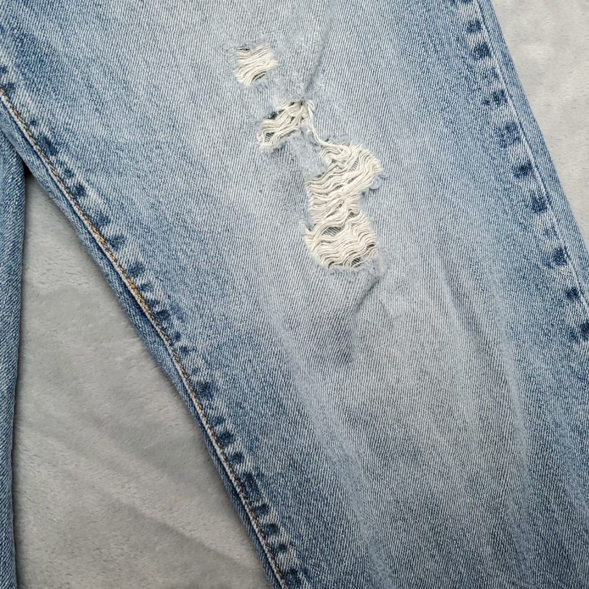 Gap Gap Jeans Mens 33x34 Blue Denim 100% Cotton Straight Leg Medium Wash Classics Jeans Mens 90s USA American Belt Loops 5-Pocket Zip Bags Womens? Size US 33 - 5 Thumbnail