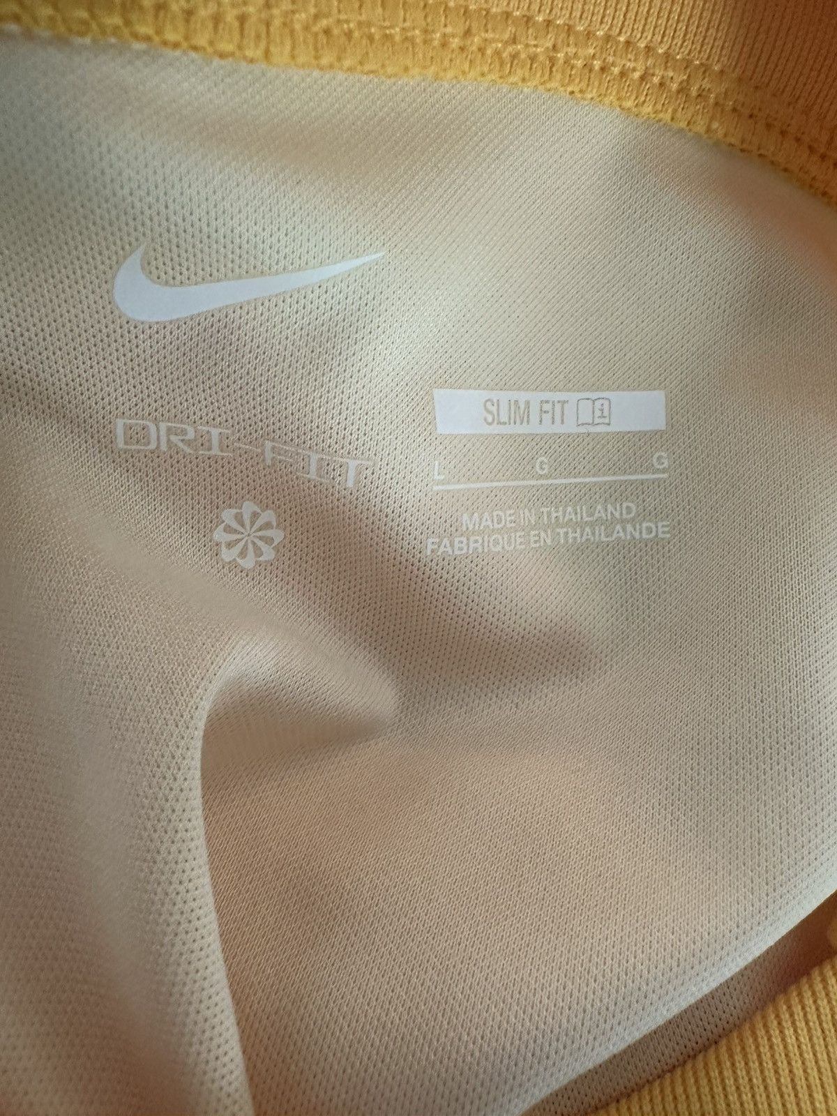 Nike FC Barcelona 4th Women's Nike Jersey 2023/24 Size Large Size L / US 10 / IT 46 - 9 Thumbnail