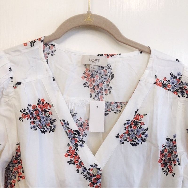 Loft LOFT White Floral Knot Front Shirt Size XS / US 0-2 / IT 36-38 - 8 Thumbnail