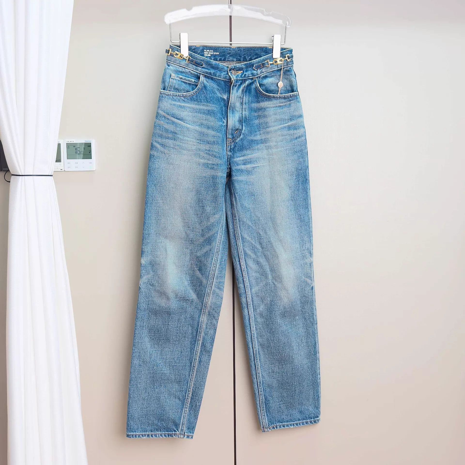Celine CELINE Triomphe Gold Chain Light Wash 26 Jeans Size 26" / US 2 / IT 38 - 1 Thumbnail