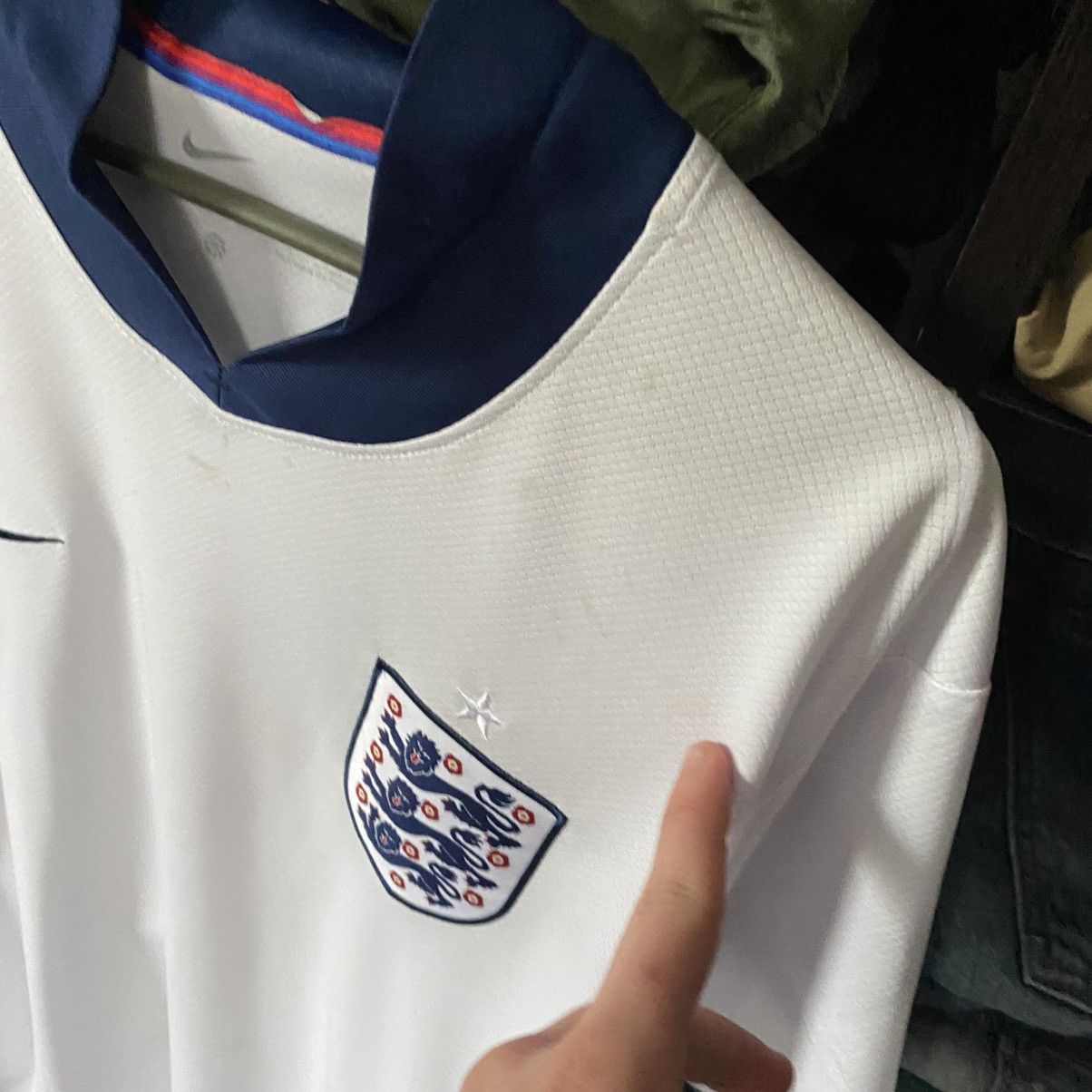 Nike Mens Nike England 2019 National home soccer jersey size S Size US S / EU 44-46 / 1 - 8 Thumbnail