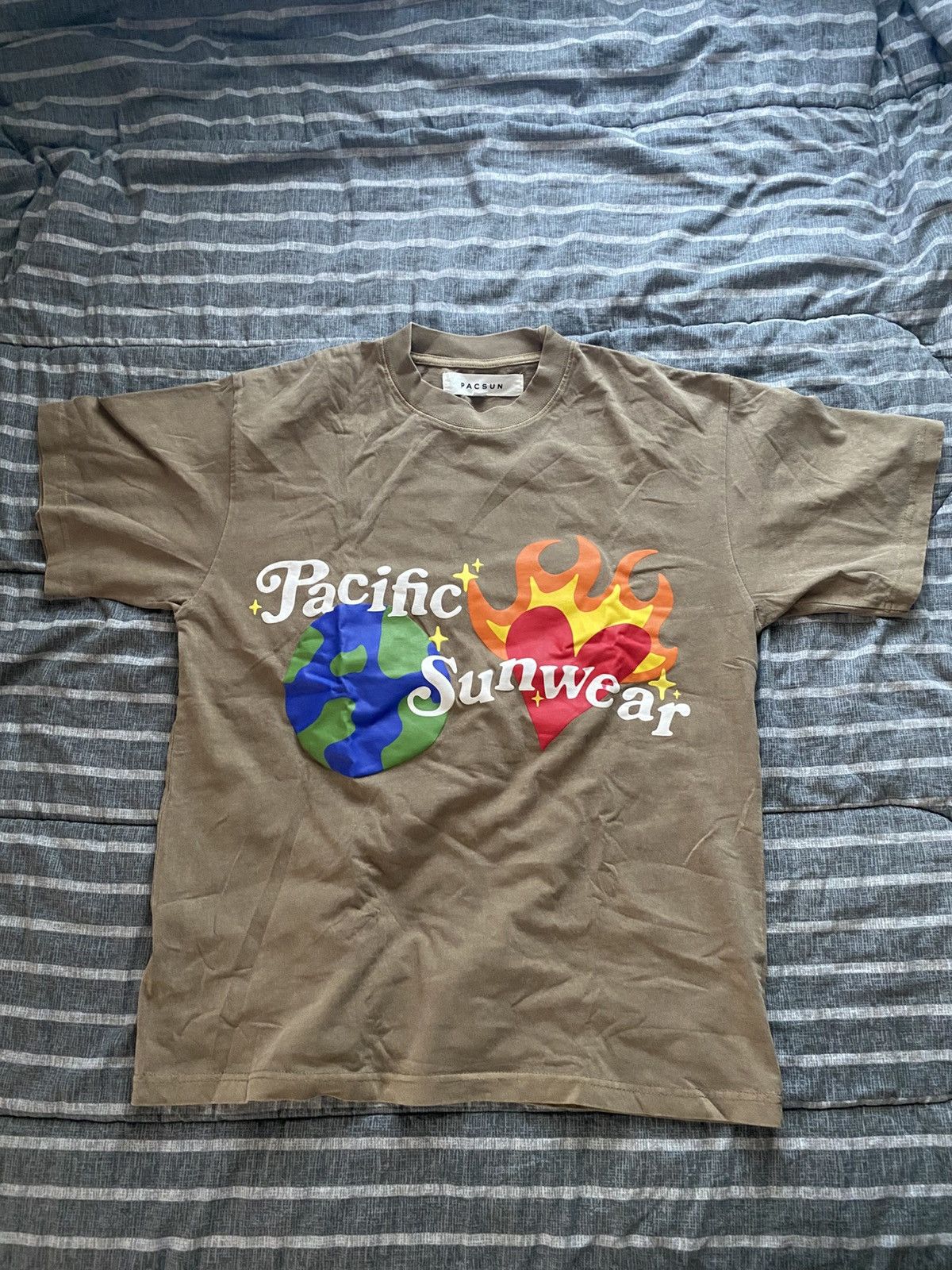 Pacsun Pacsun 'Heart In Orbit' Shirt Size US L / EU 52-54 / 3 - 1 Thumbnail
