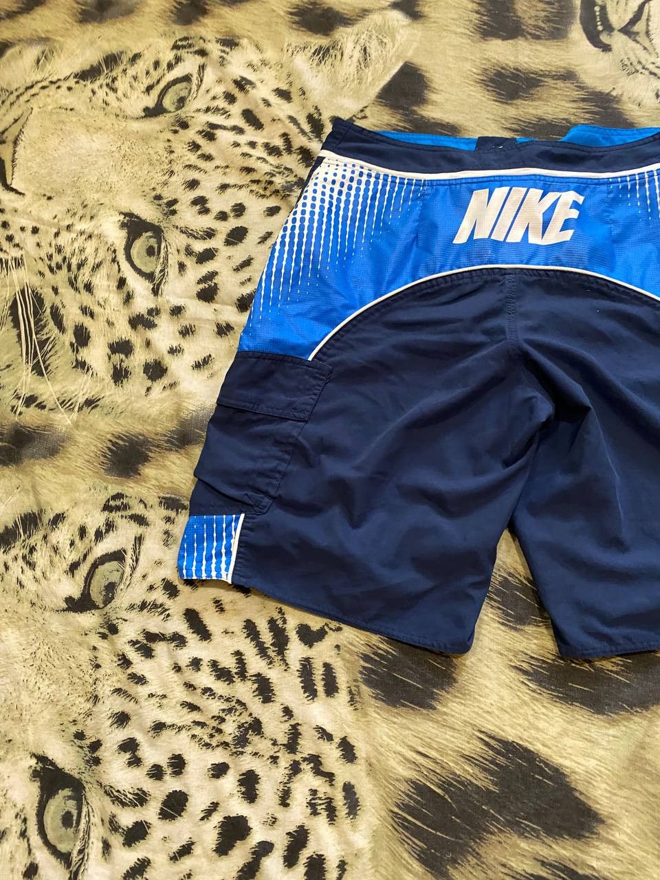 Nike Vintage Nike Shorts Logo swoosh casual Y2K Streetwear Size US 34 / EU 50 - 14 Thumbnail