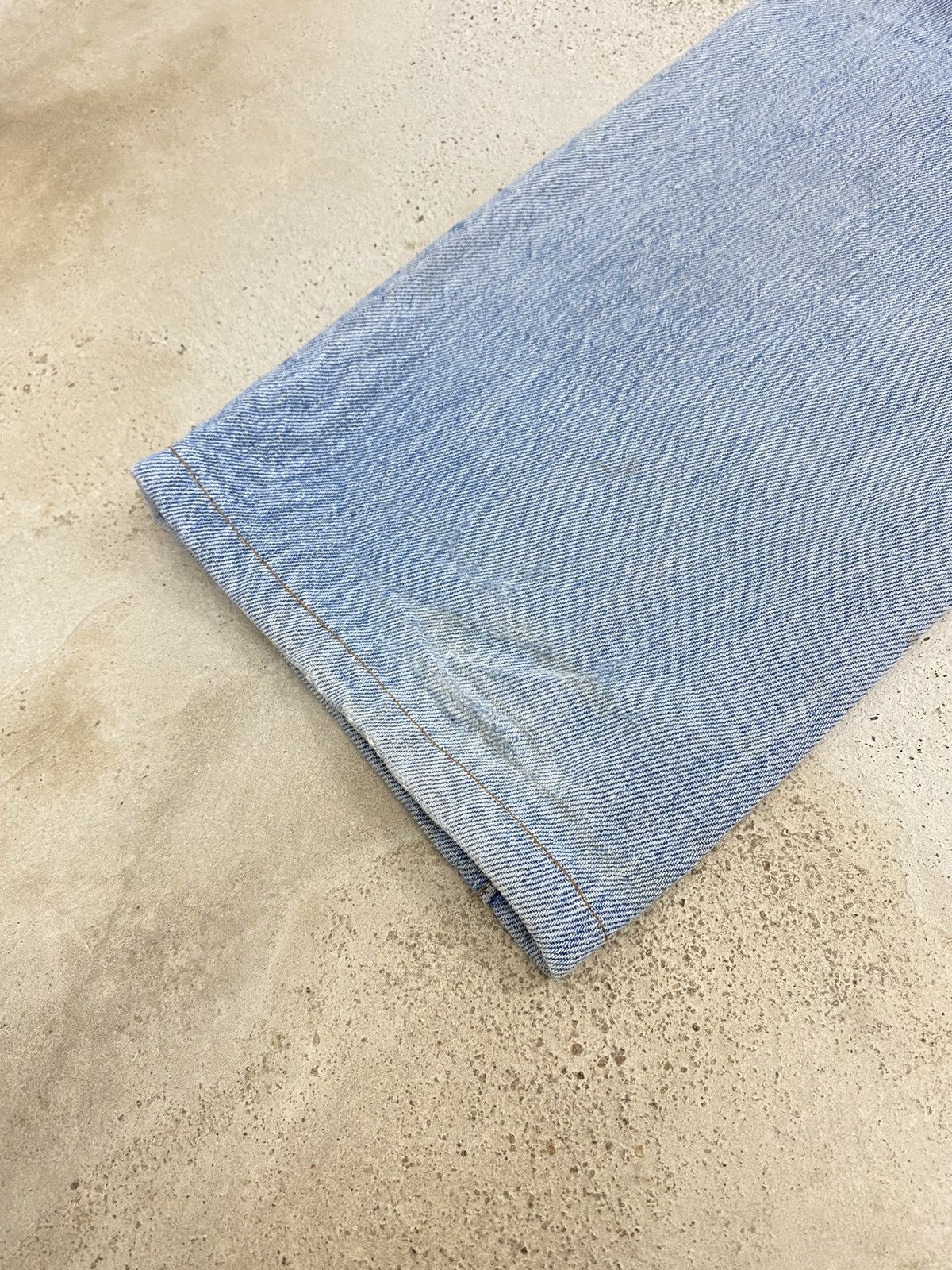 Levi's Vintage 80s Levis Big E Button 555 Distressed Light blue Jea Size US 29 - 10 Thumbnail