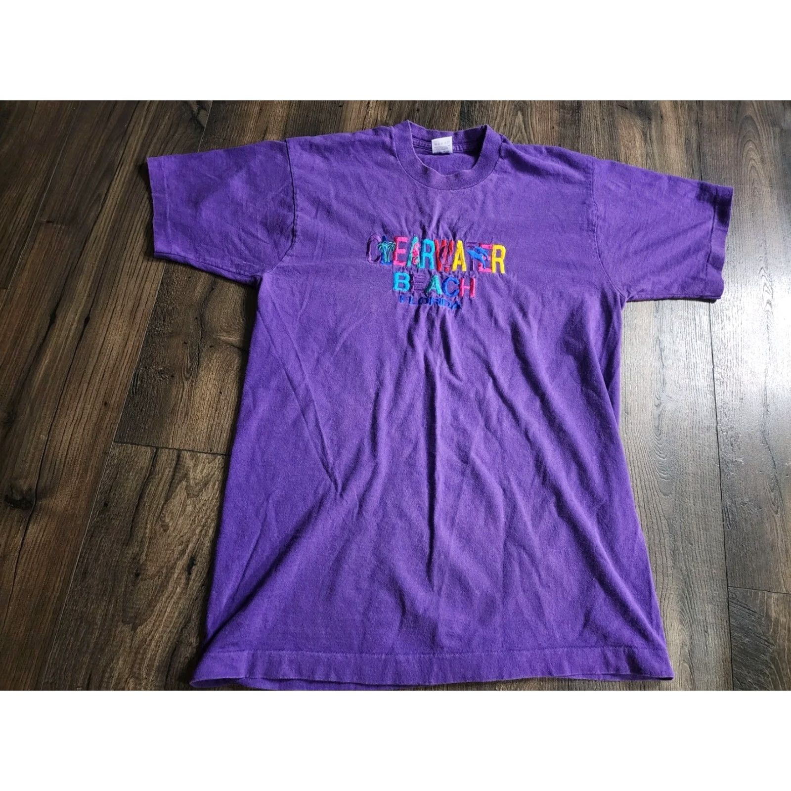 Fruit Of The Loom VINTAGE Mens L Clearwater Beach Florida FL Embroidered Travel Souvenir T Shirt Size US L / EU 52-54 / 3 - 2 Thumbnail