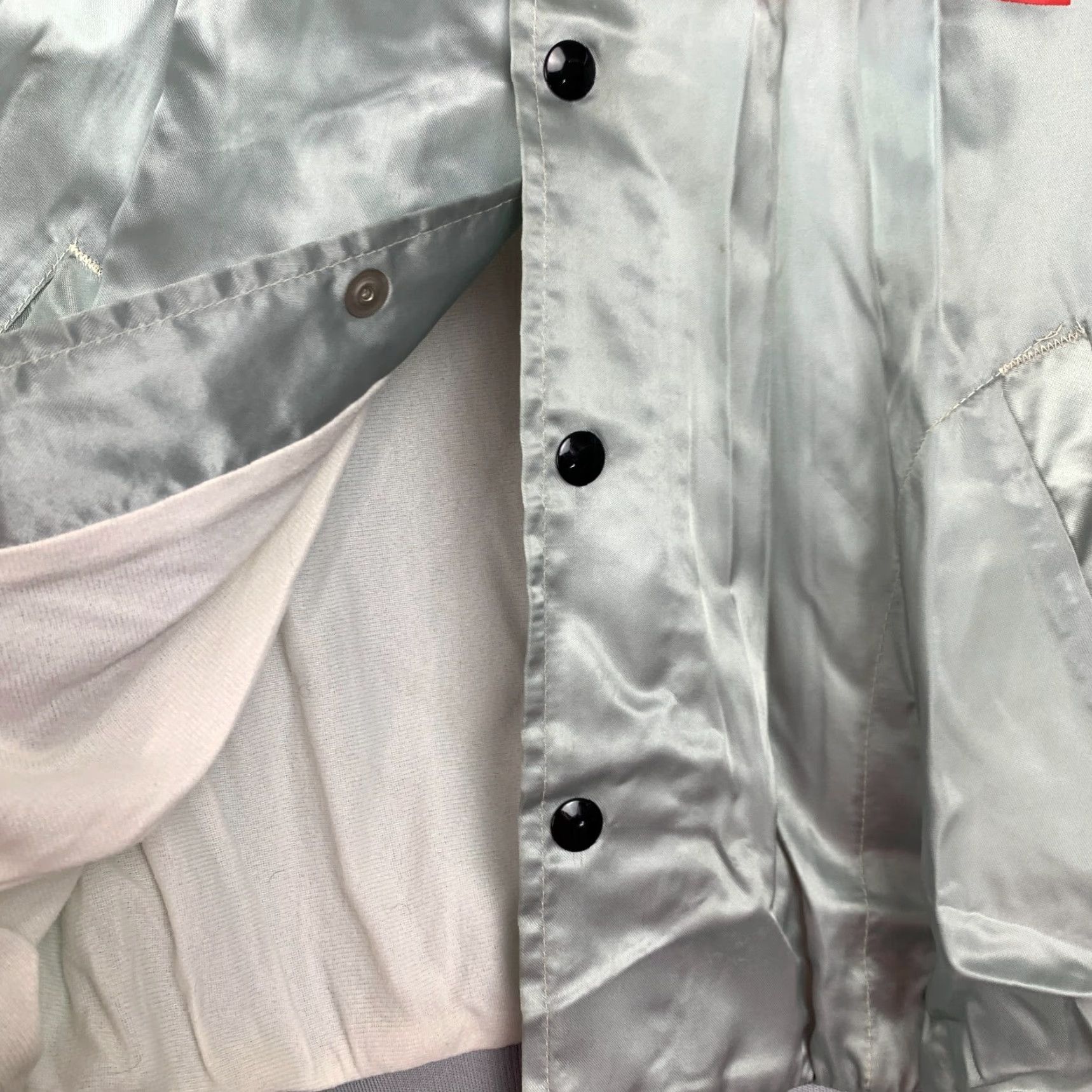Vintage VINTAGE Aristo Jac by Hilton Jacket Mens Large Gray Satin Snap Nylon Varsity 90s Trendy Price / 90s Mens Large Gray Satin Snap Jacket Size US L / EU 52-54 / 3 - 7 Thumbnail