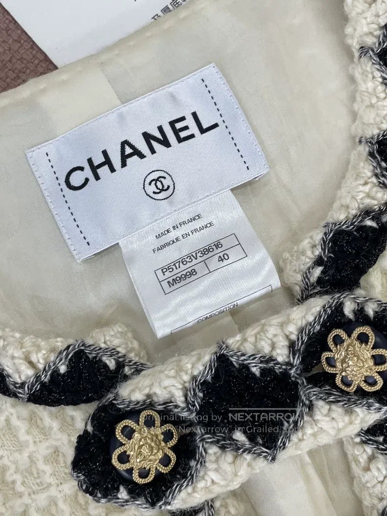 Chanel Chanel Salzburg Series Beige Lion Button Coat Size S / US 4 / IT 40 - 4 Thumbnail