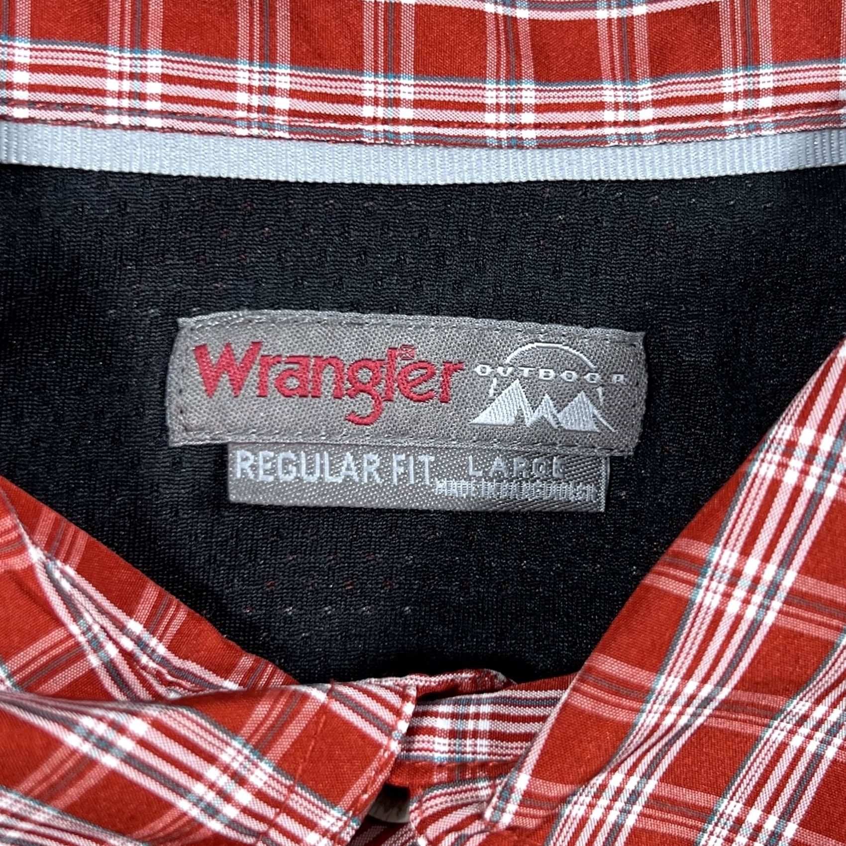 Wrangler Brand New Wrangler Outdoor Series Button-Up Plaid Shirt L Red Mens Long Sleeve Size L Size US L / EU 52-54 / 3 - 3 Thumbnail