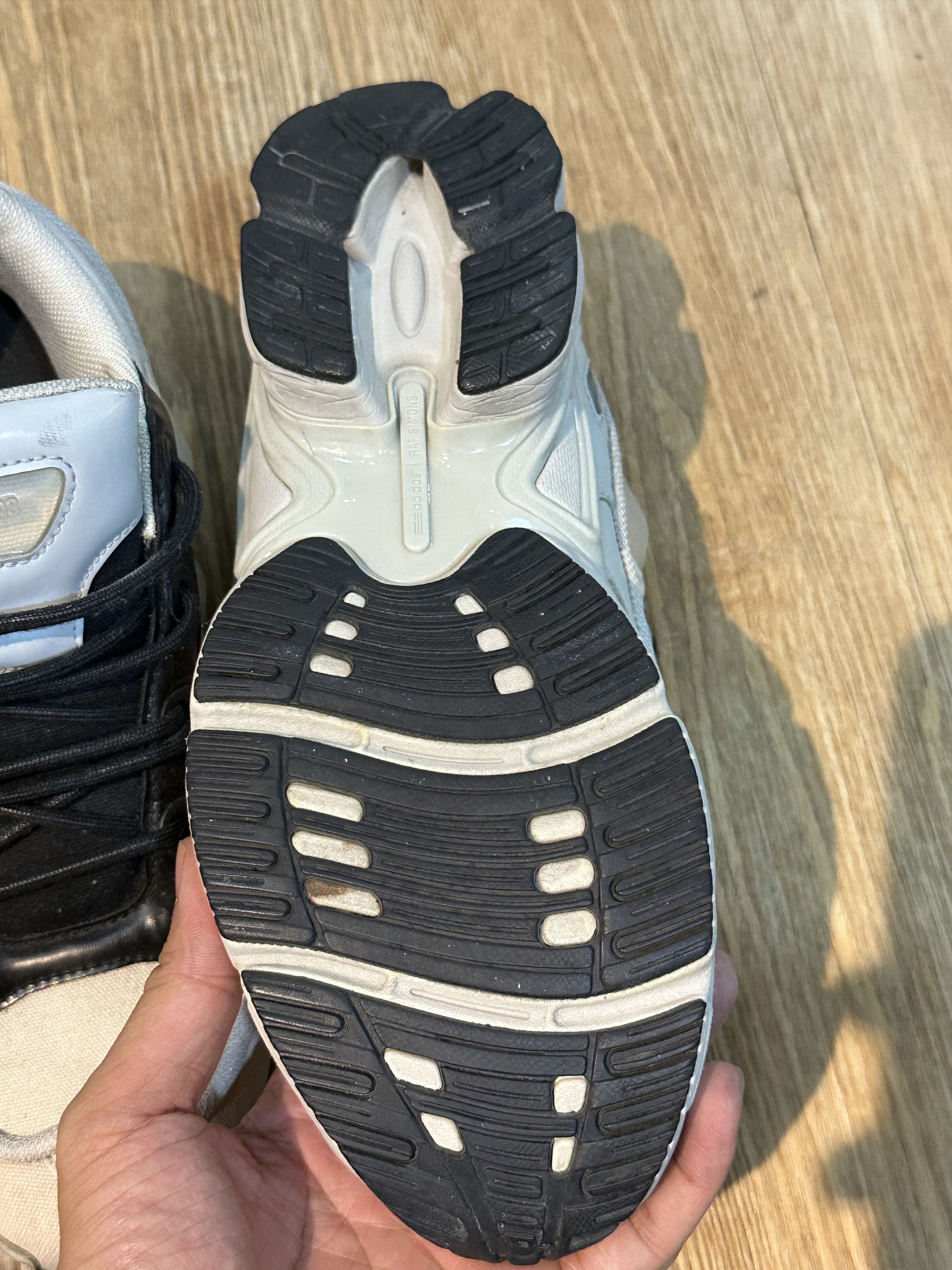 Adidas × Raf Simons raf simons x adidas Ozweego Size US 8.5 / EU 41-42 - 10 Thumbnail