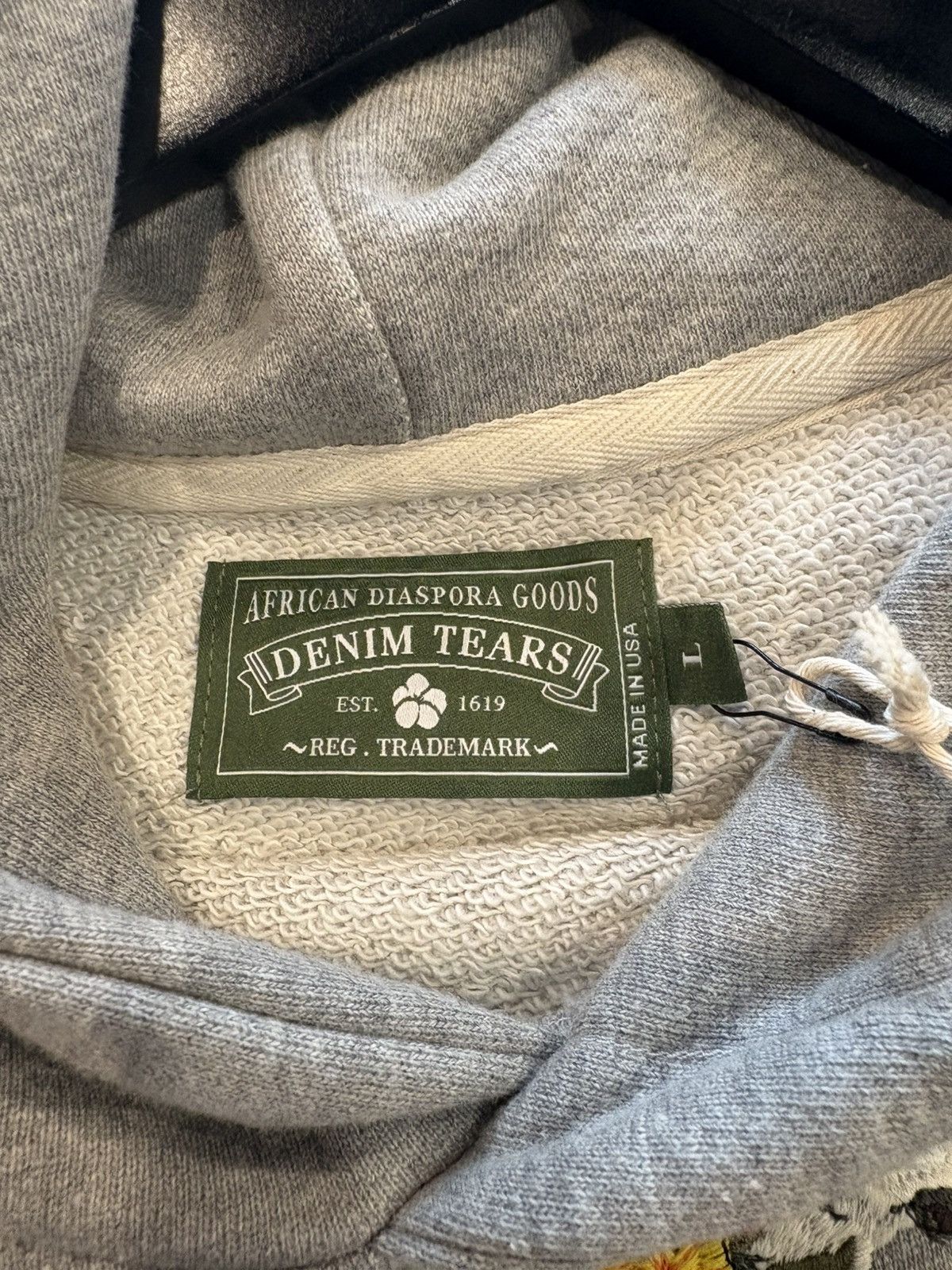 DENIM TEARS Denim Tears Gray Floral Logo Hoodie DS Size Large Size US L / EU 52-54 / 3 - 3 Thumbnail