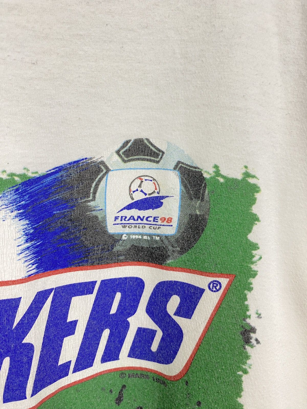 Vintage Vintage 1998 Snickers t-shirt Travis Scott Y2K cw21 Size US L / EU 52-54 / 3 - 5 Thumbnail