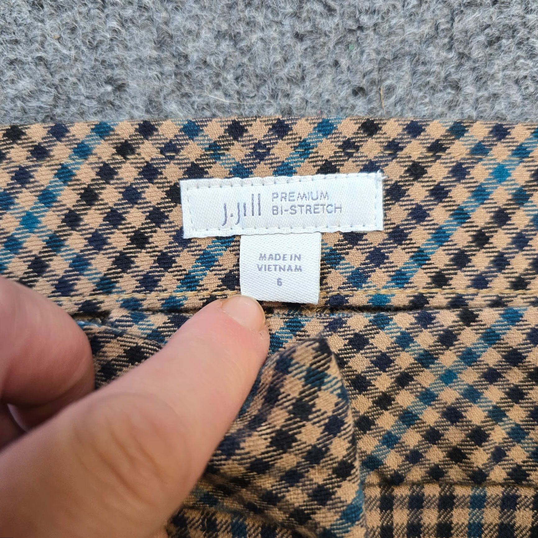J. Jill J. Jill Pants Women 8 Beige Plaid Ponte Stretch Ankle Tapered Casual Regular Womens Size 30" / US 8 / IT 44 - 4 Thumbnail