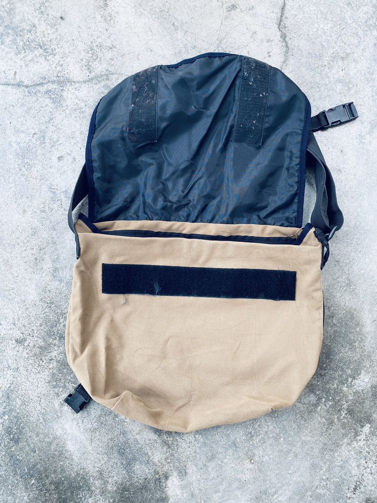Blind Skateboards Vintage y2k Blind Side Skateboard CrossBody Bag Size ONE SIZE - 3 Thumbnail