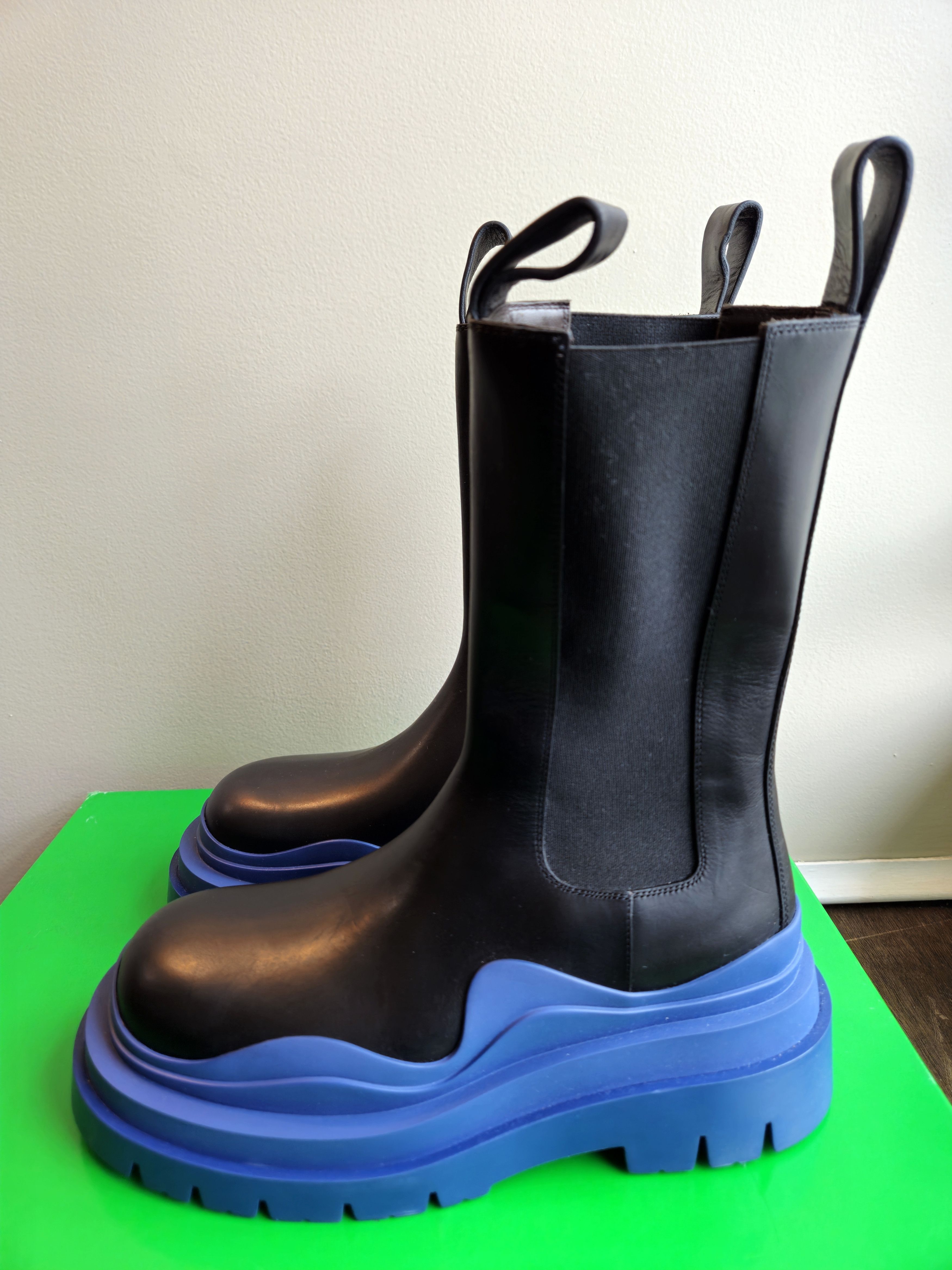 Bottega Veneta Bottega Veneta Womens Tire Size 7.5 Black Blue Leather Boots Size US 7.5 / IT 37.5 - 3 Thumbnail