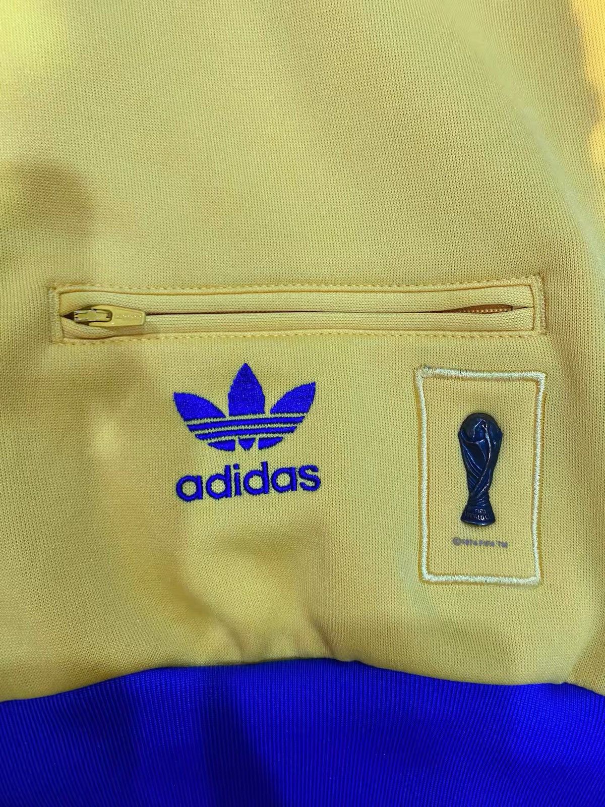 Adidas Adidas Tracktop Sweden World Cup Edition 🇸🇪 Size US M / EU 48-50 / 2 - 2 Thumbnail