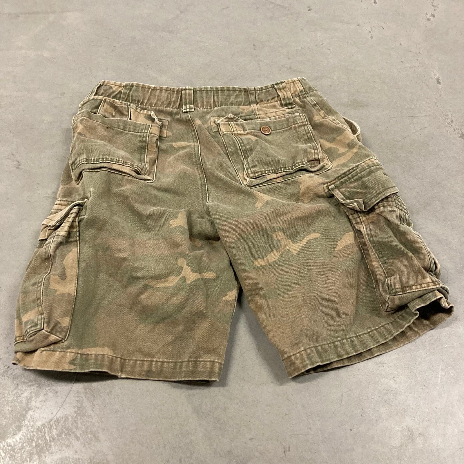 Vintage Vintage Y2K camo cargo board shorts 34 Size US 34 / EU 50 - 2 Thumbnail