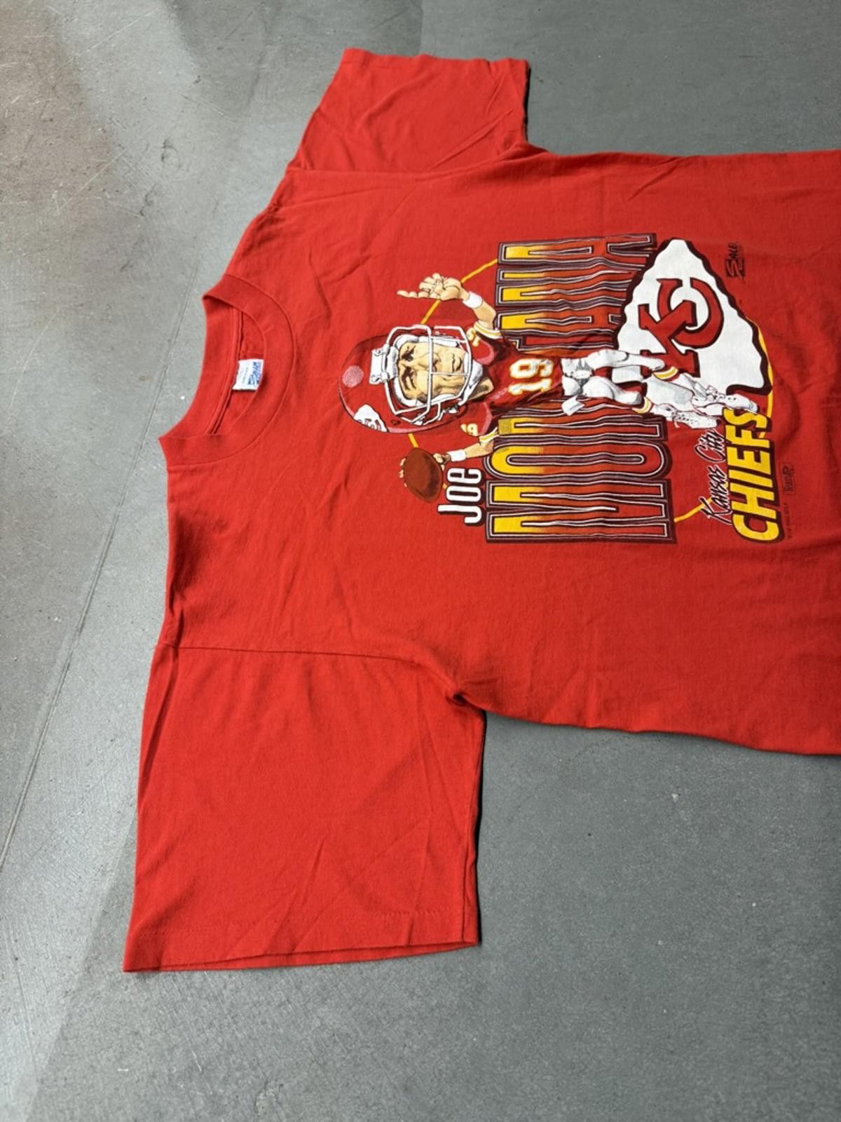 Salem Sportswear Vintage 1993 Salem Sportswear Chiefs Joe Montana T-Shirt L Size US L / EU 52-54 / 3 - 3 Thumbnail