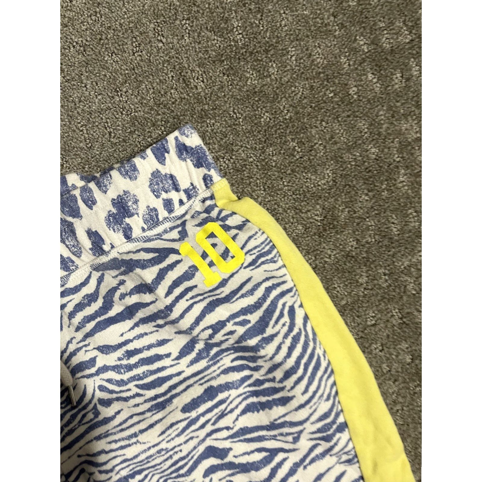 Victoria's Secret Victoria's Secret Stretch Fleece Jogger White Blue Animal Sweatpants Small Size 28" / US 6 / IT 42 - 5 Thumbnail