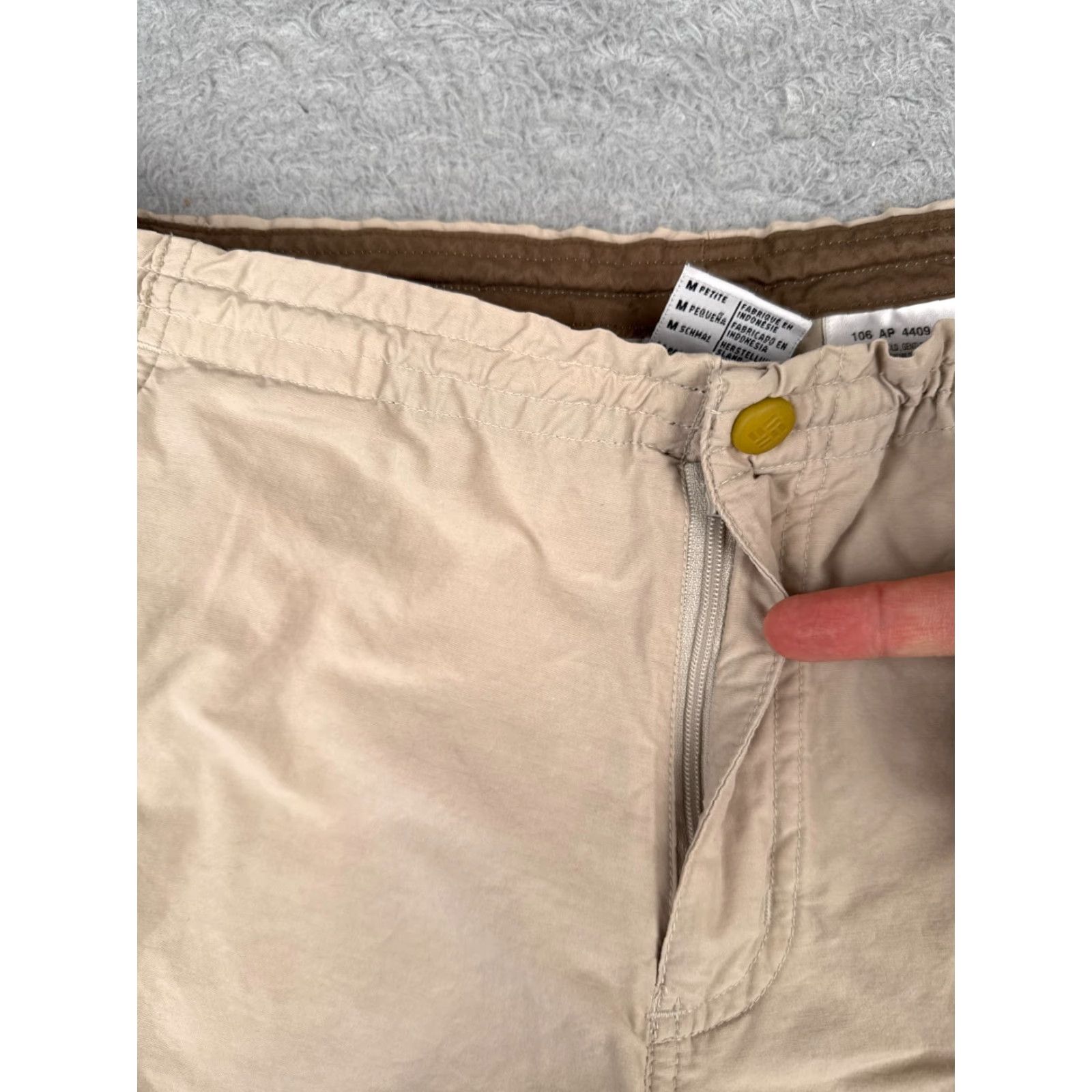 Vintage Columbia Shorts Women PM Beige Chino Cotton Nylon Blend Hiking 34x5 Petite Non-Vintage Activewear Casual Travel Shirt? Size 32" / US 10 / IT 46 - 6 Thumbnail