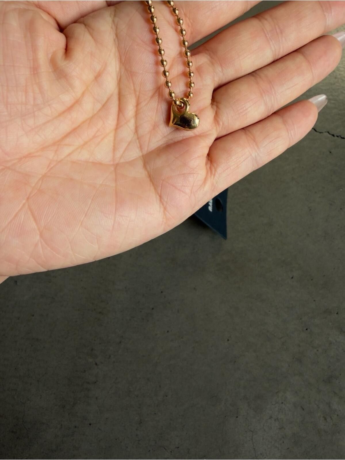 Urban Outfitters Gold Heart Charm Beaded Necklace / Minimalist / Coquette Size ONE SIZE - 3 Thumbnail