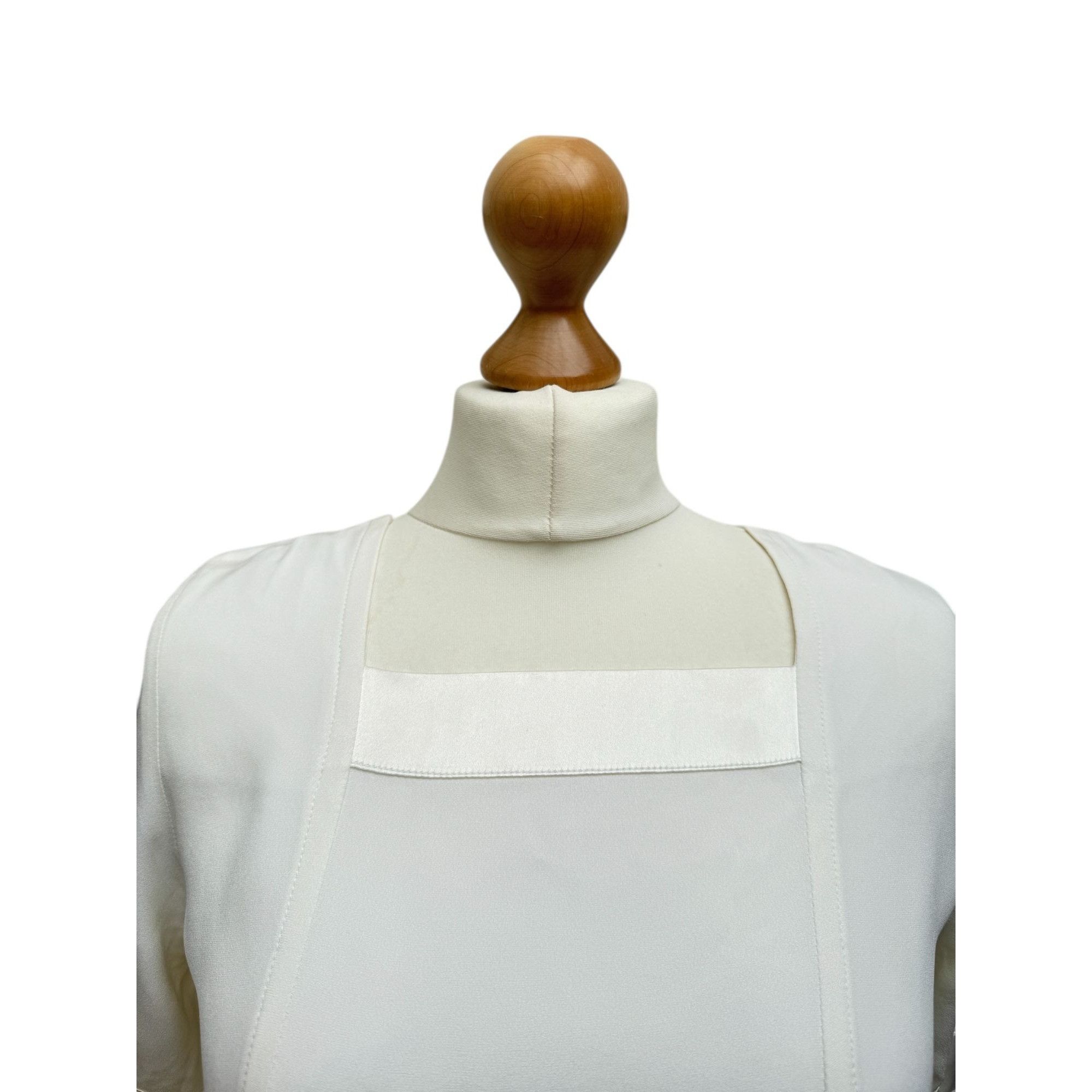 Yves Saint Laurent 1990s Ivory Silk Square-Neck Blouse Size XS / US 0-2 / IT 36-38 - 2 Thumbnail