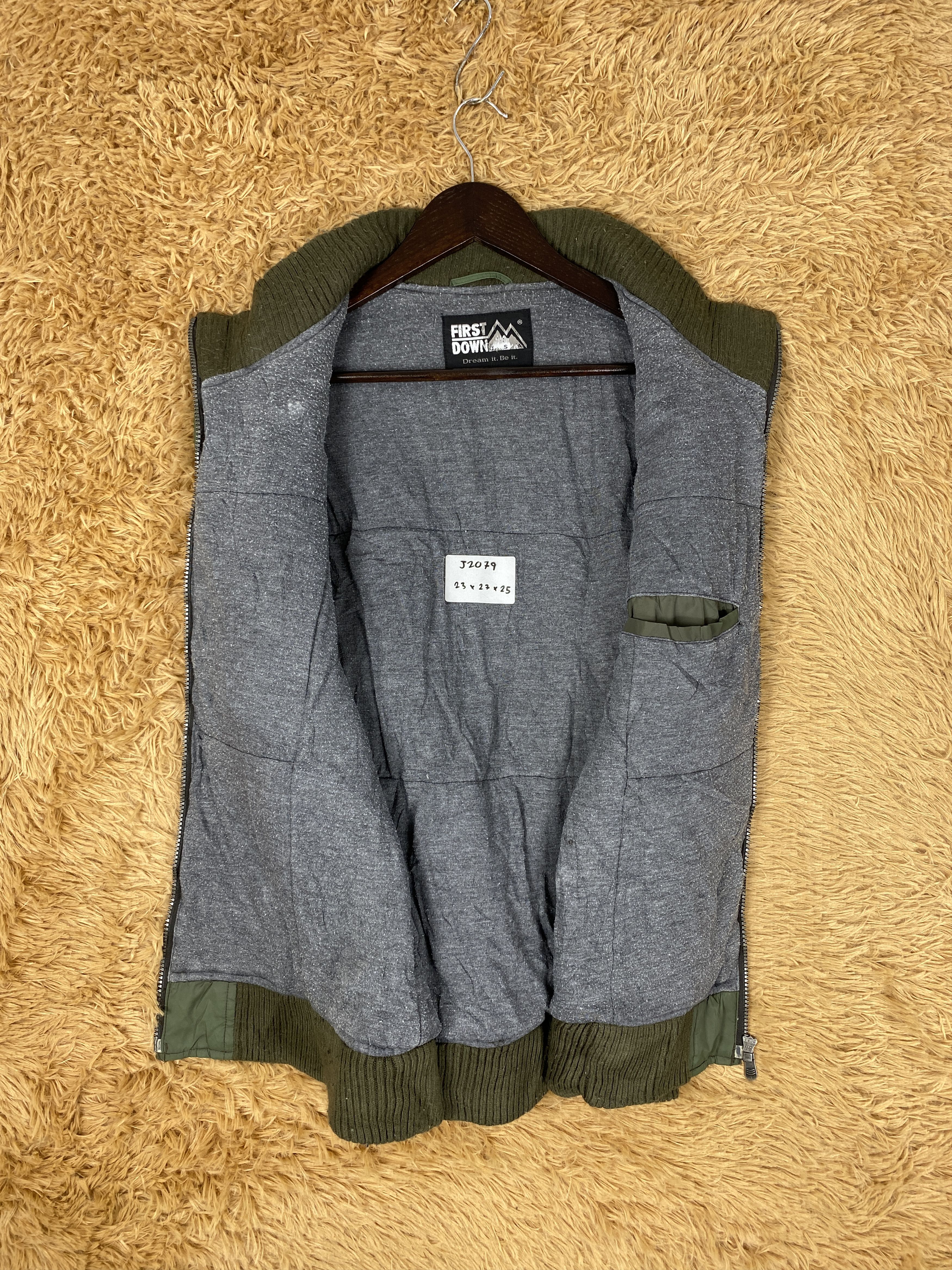 Vintage Vintage First Down Jacket Military Green J2079 Size US S / EU 44-46 / 1 - 7 Thumbnail