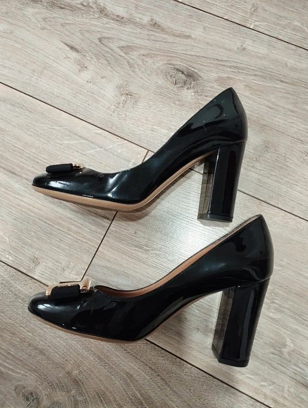 Salvatore Ferragamo Salvatore Ferragamo Heel Pump size 7,5 38 Size US 8 / IT 38 - 8 Thumbnail